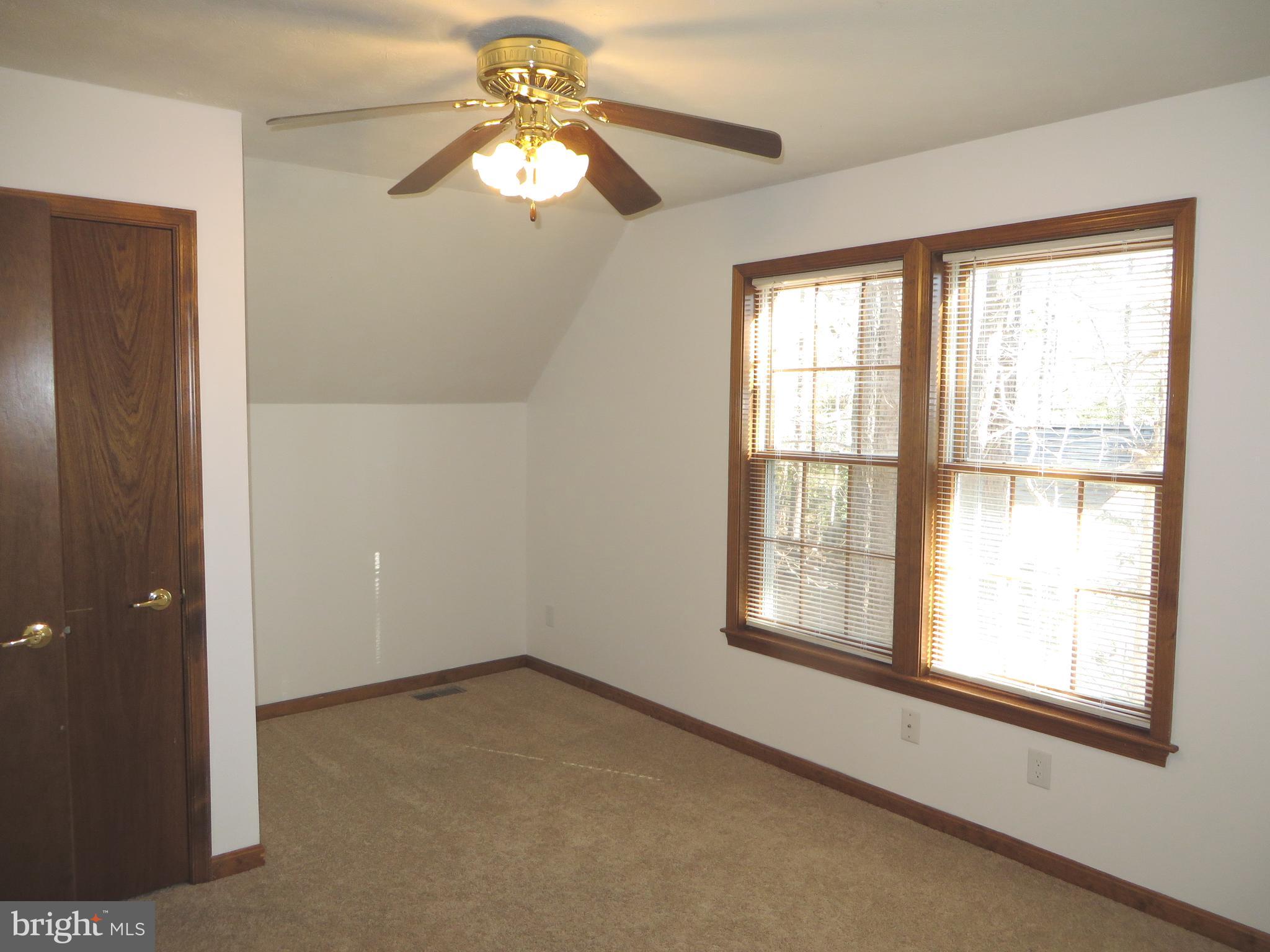 SYCAMORE HOLLOW OF WLDWD - Residential Lease