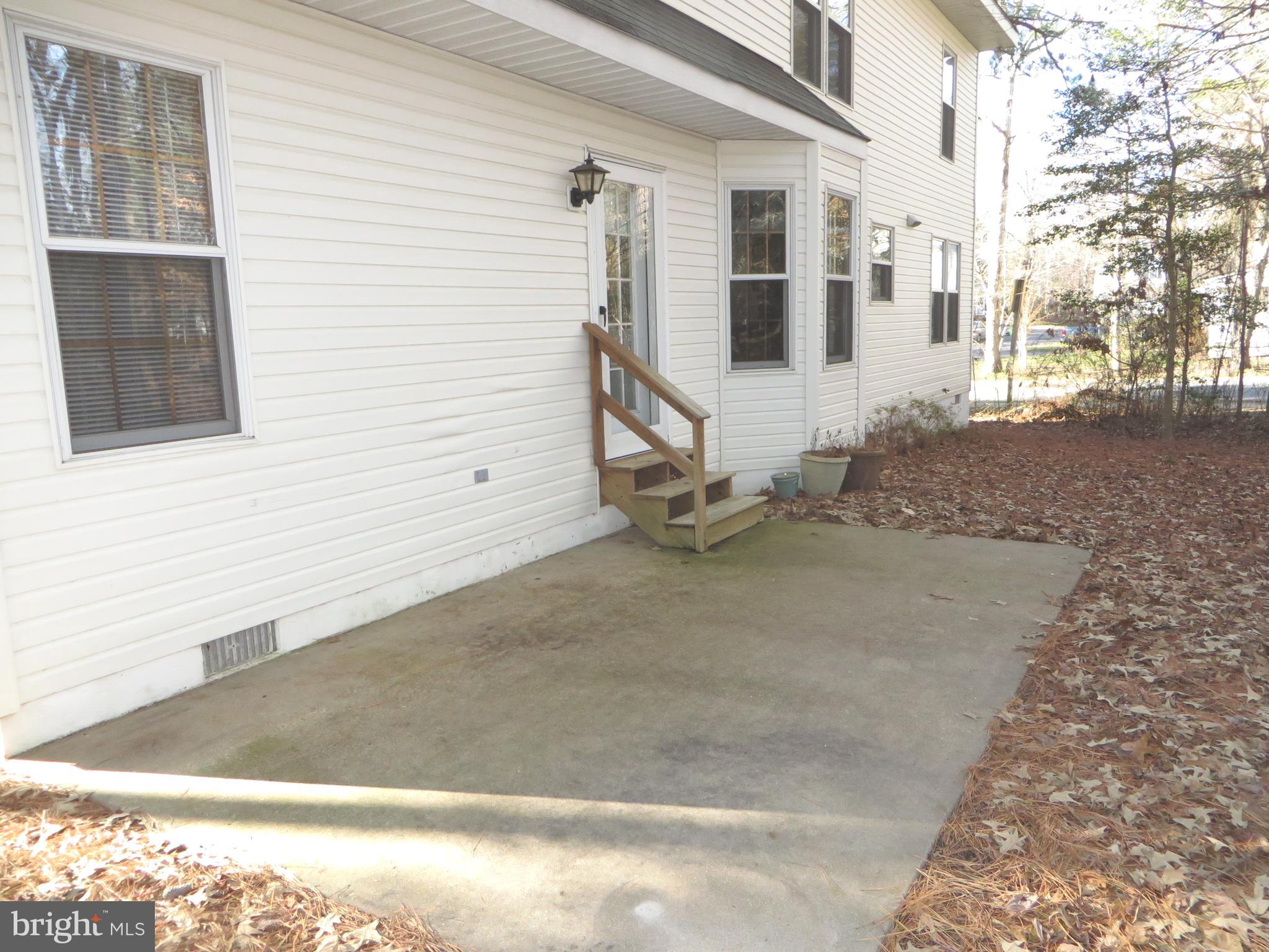 SYCAMORE HOLLOW OF WLDWD - Residential Lease