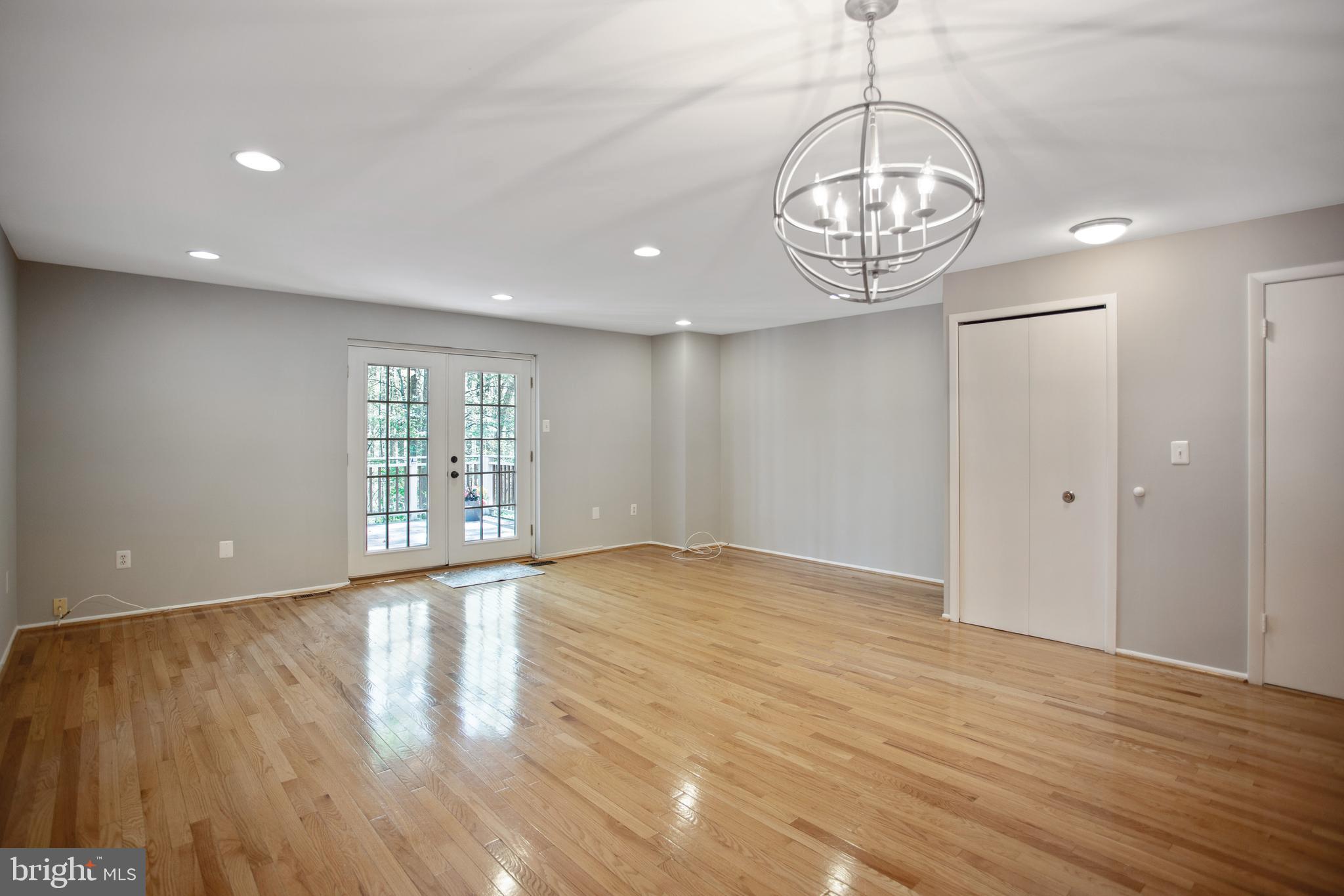 VILLAGE OF HICKORY RIDGE - Residential