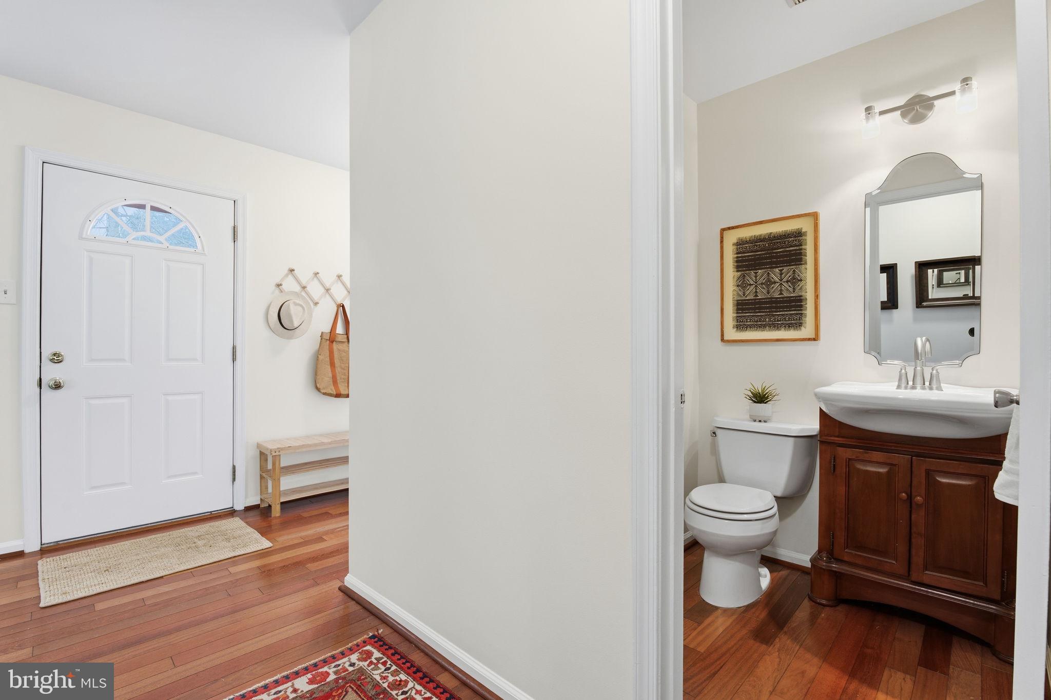 COLLEGE MANOR - Residential