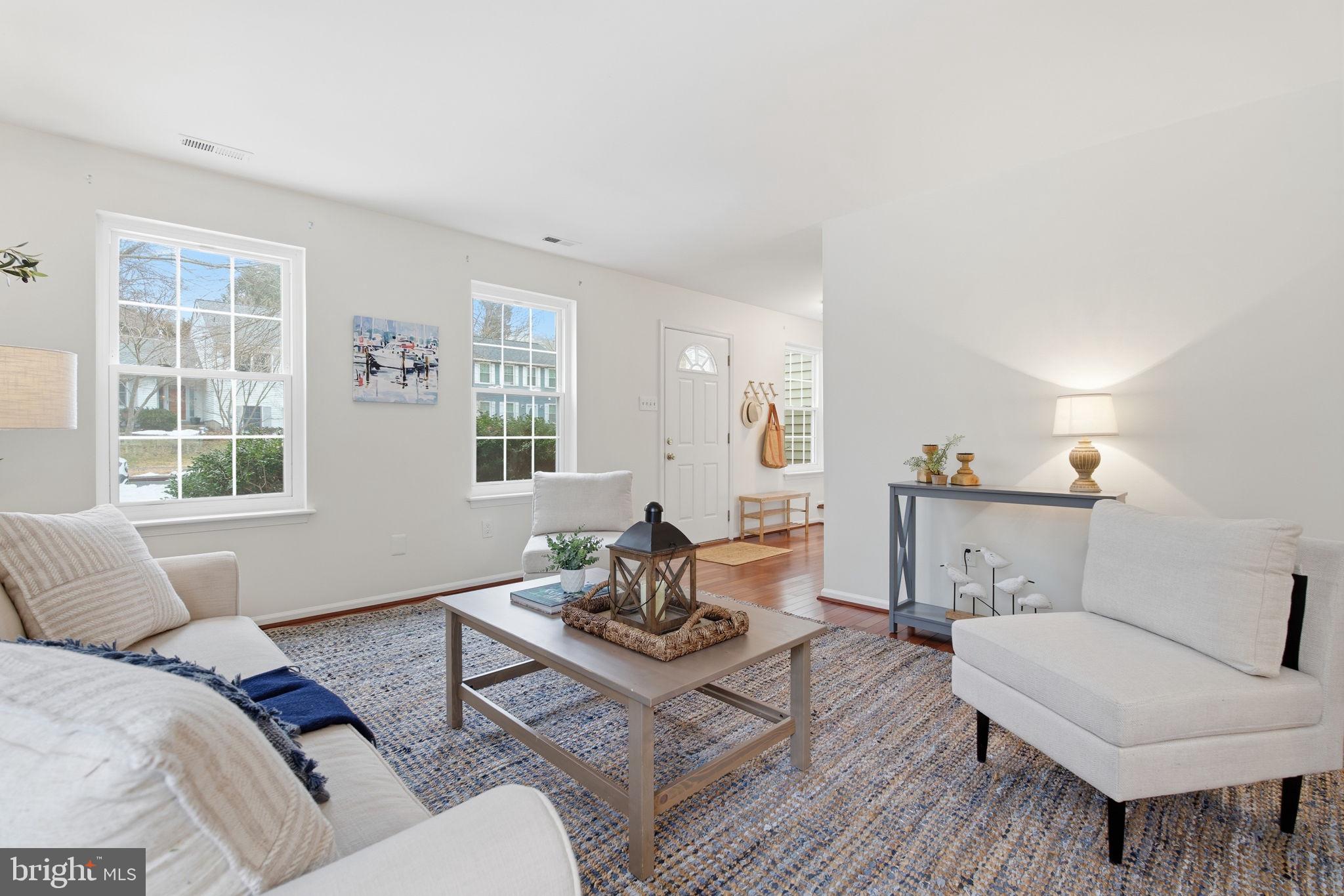 COLLEGE MANOR - Residential