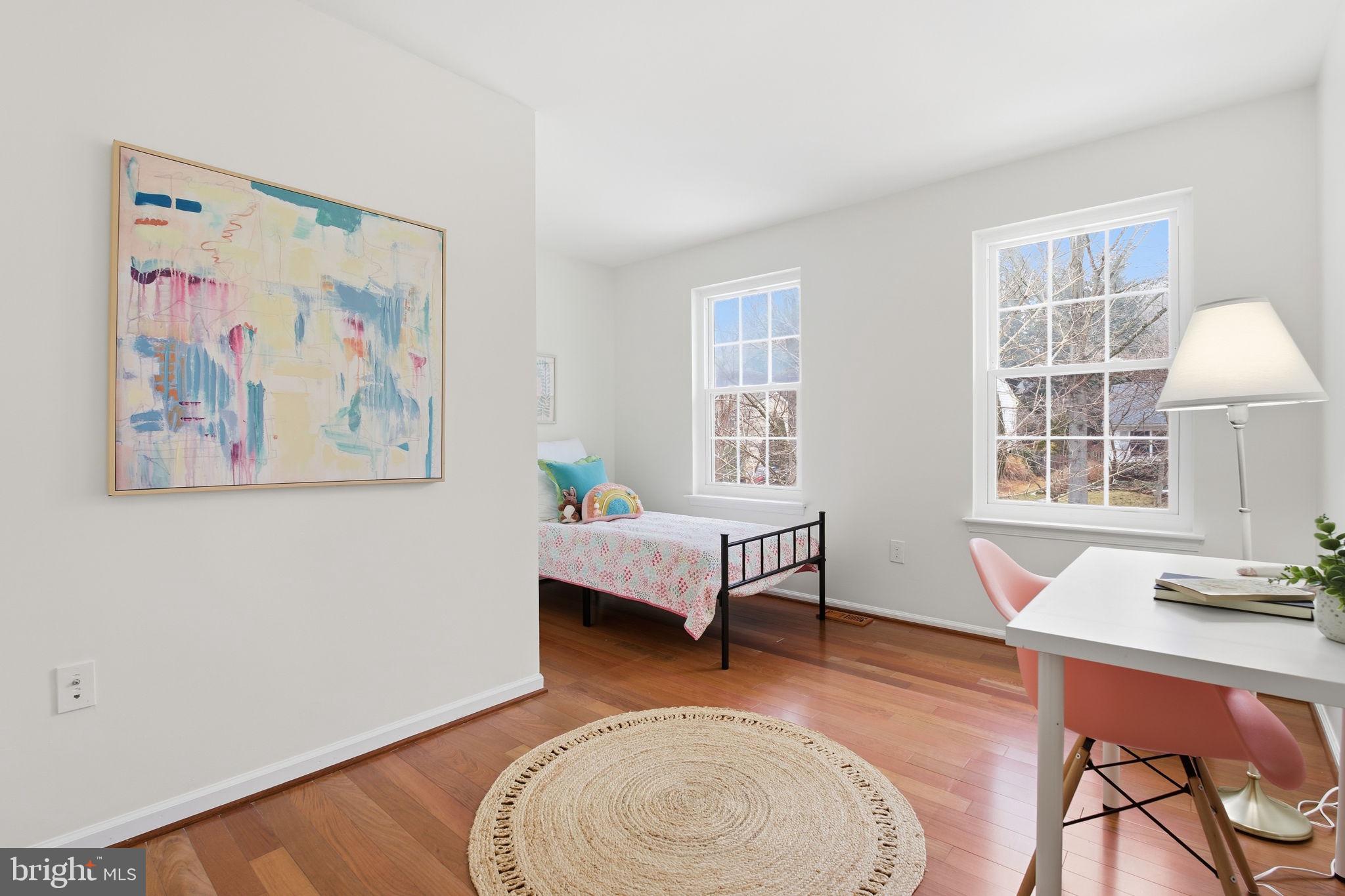 COLLEGE MANOR - Residential