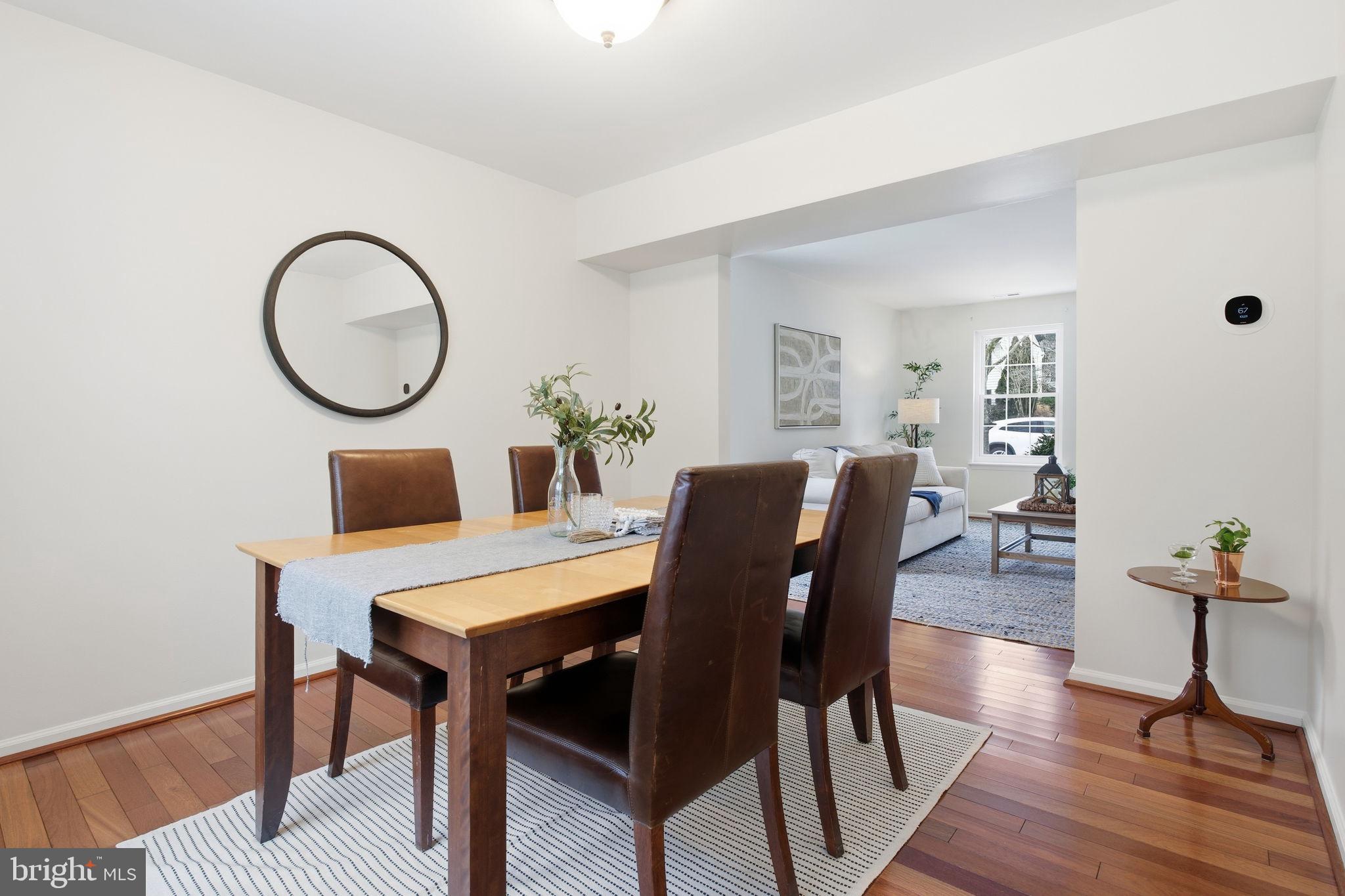 COLLEGE MANOR - Residential