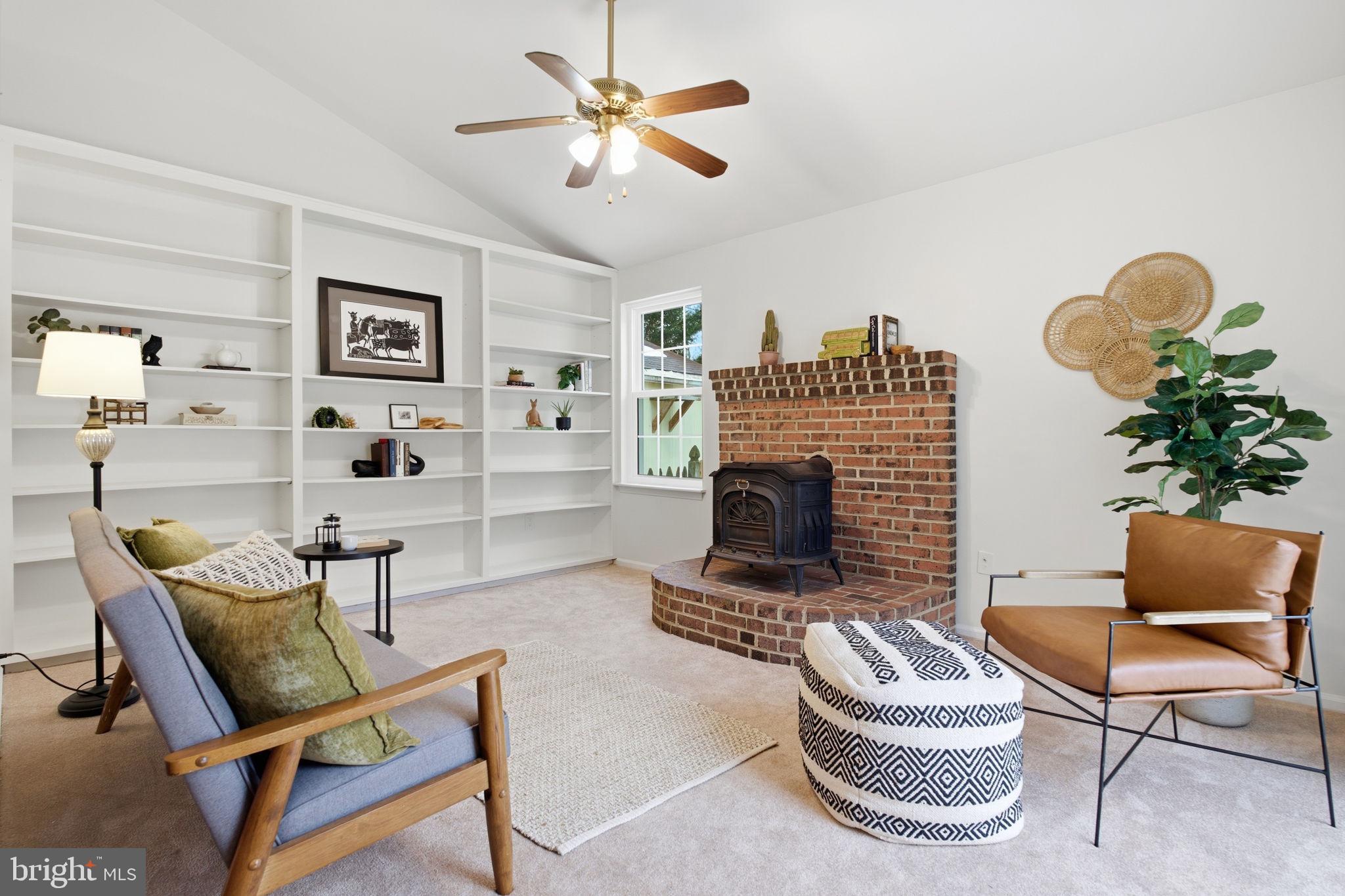 COLLEGE MANOR - Residential