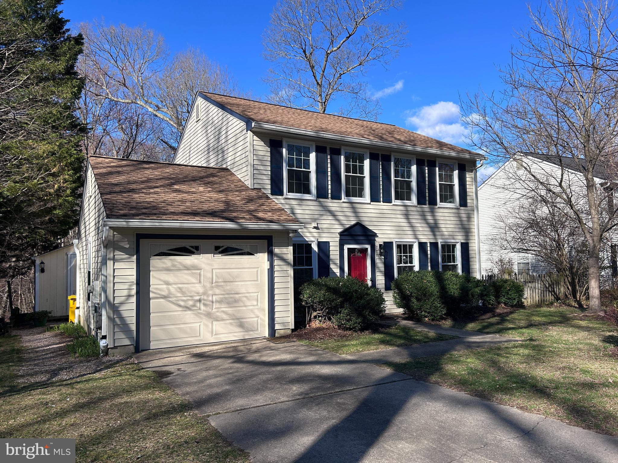 COLLEGE MANOR - Residential