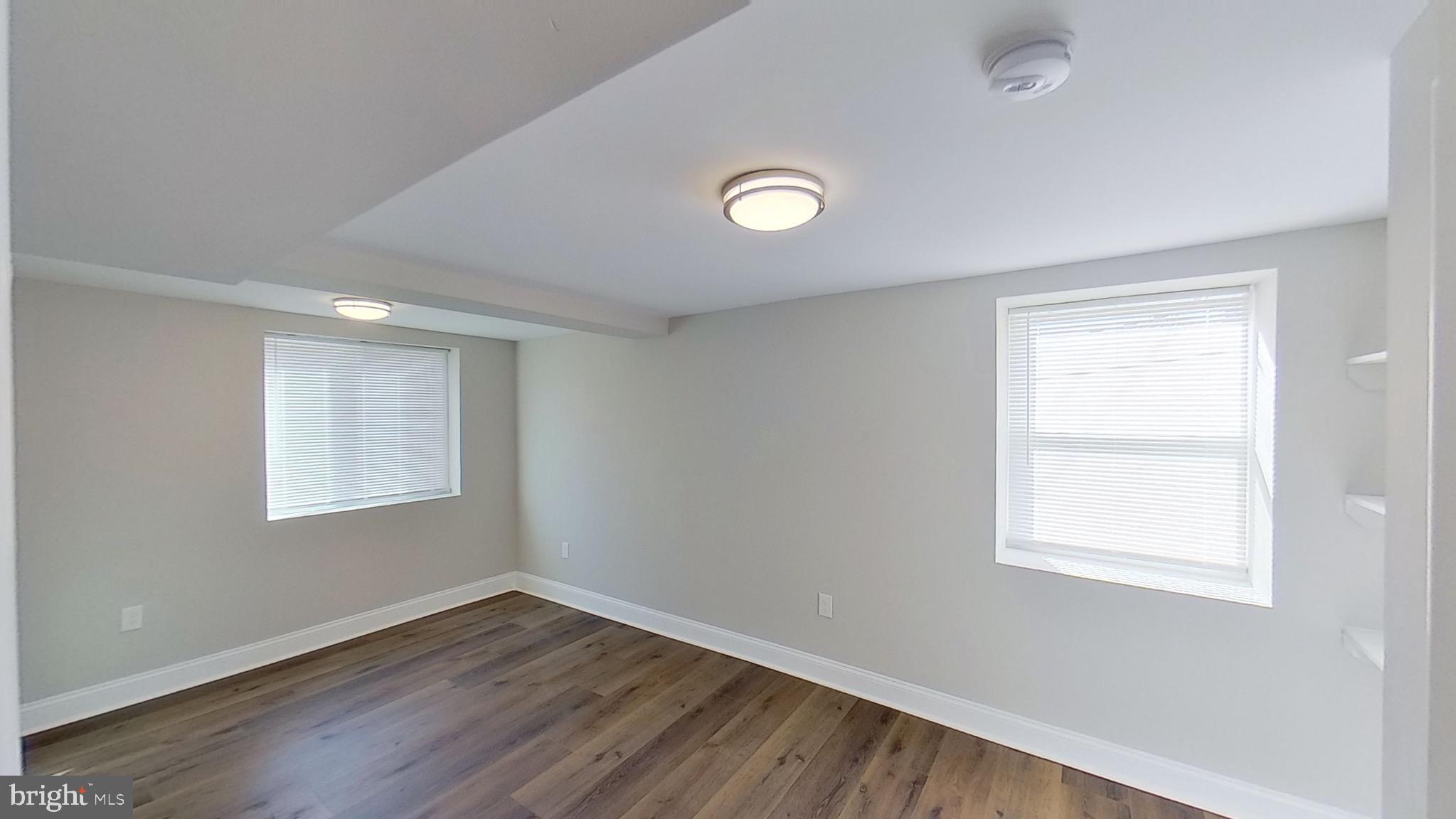 DOLFIELD - Residential Lease