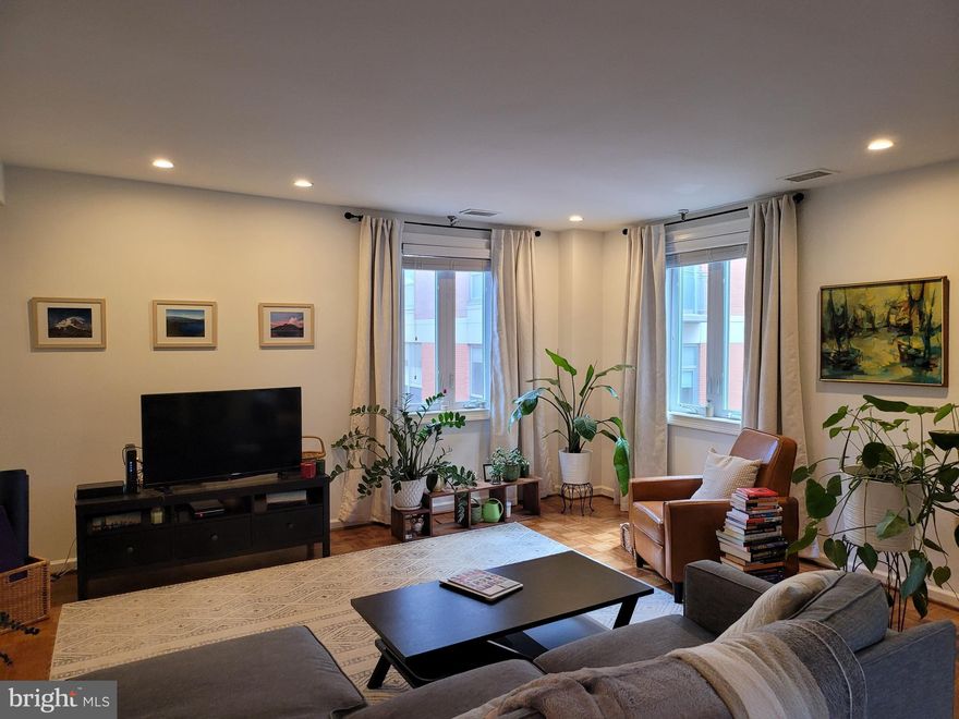 Come see this penthouse 2 Bedroom / 2 Bathroom in Old City. Situated at the corner of Bread and Cherry Streets, this large, bright corner unit has been completely updated and offers three exposures of natural light.  Enjoy a large, inviting living room with beautiful parquet wood floors, spacious dining area and an open modern kitchen with white shaker- panel cabinets, soft -close drawers,  stainless  steel appliances and natural granite countertops. The master bedroom offers two large closets and an attached master bath with extra large shower of gleaming white subway tiles, frameless glass door and tons of storage. Both bathrooms have been completely updated, with sparkling tile and chrome fixtures. The second bath features a luxurious soaking tub. You'll find hardwood floors in both bedrooms, and a newer GE washer and  dryer right in the condominium.  Double  pane casement windows offer light from every direction, with custom blinds for privacy. The beautifully landscaped courtyard offer a relaxing, quiet green space for you to enjoy, with bike storage racks and park benches for conversations with neighbors.   This community has spacious storage cages for each unit in the building's basement. A video remote-entry system provides secure access to the comfortable lobby lounge. This is a low-condo fee, pet friendly building in the heart of the historic district. One block to coffee shops, bus routes, galleries, restaurants, parking garages and all the amenities of Old City. This is the Center City condo you've been looking for.