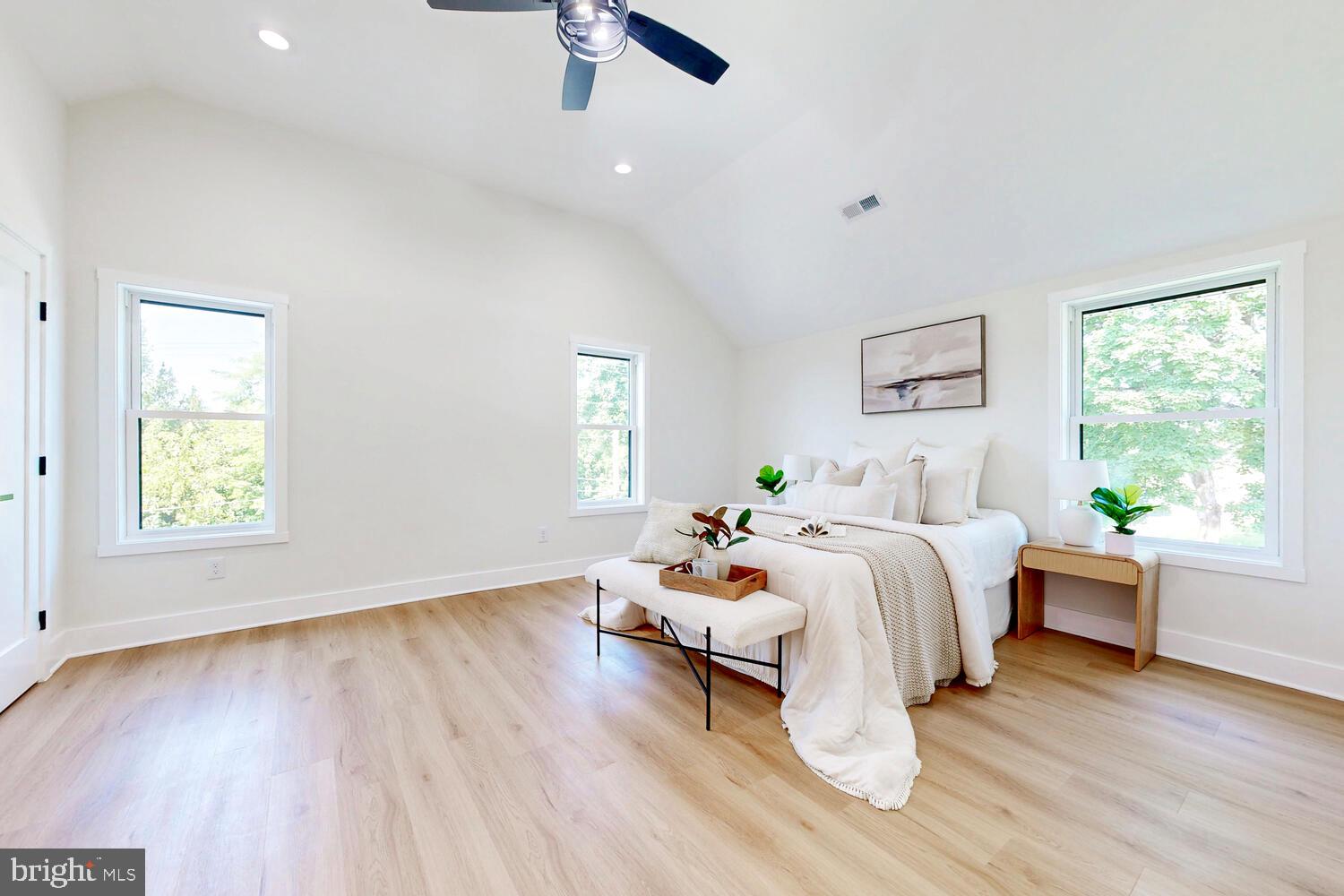 HAMPSTEAD - Residential