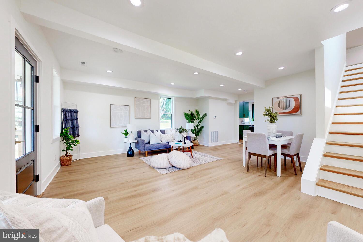 HAMPSTEAD - Residential