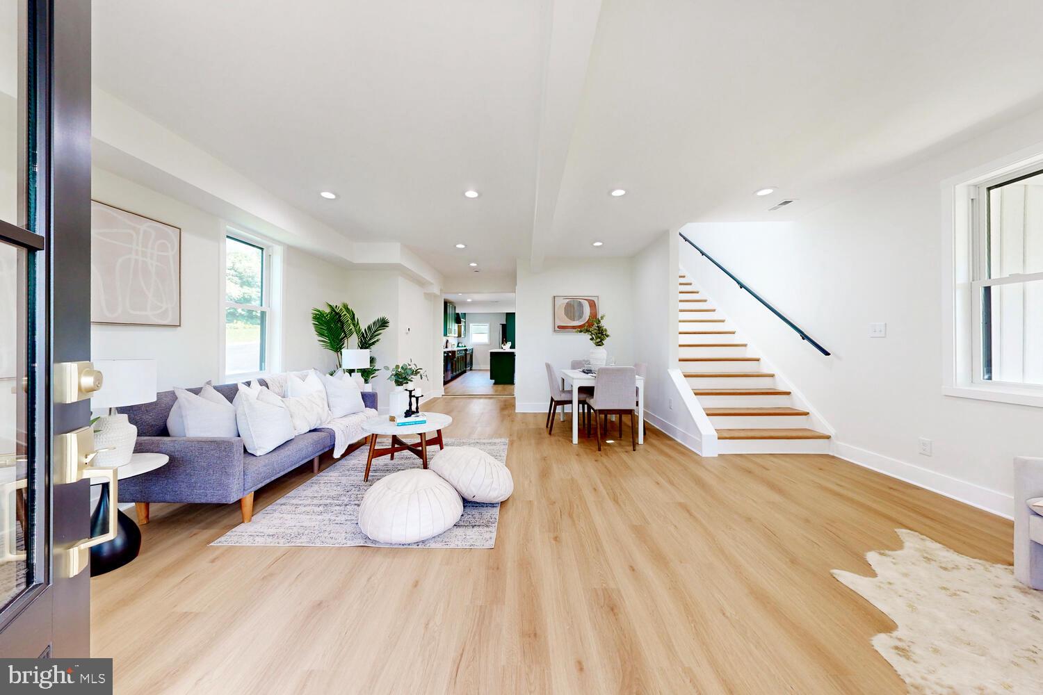 HAMPSTEAD - Residential