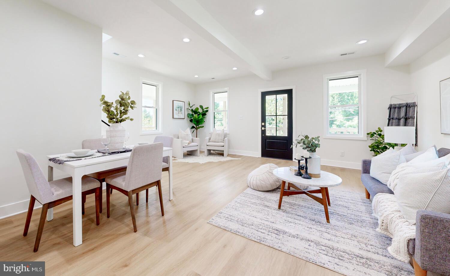 HAMPSTEAD - Residential