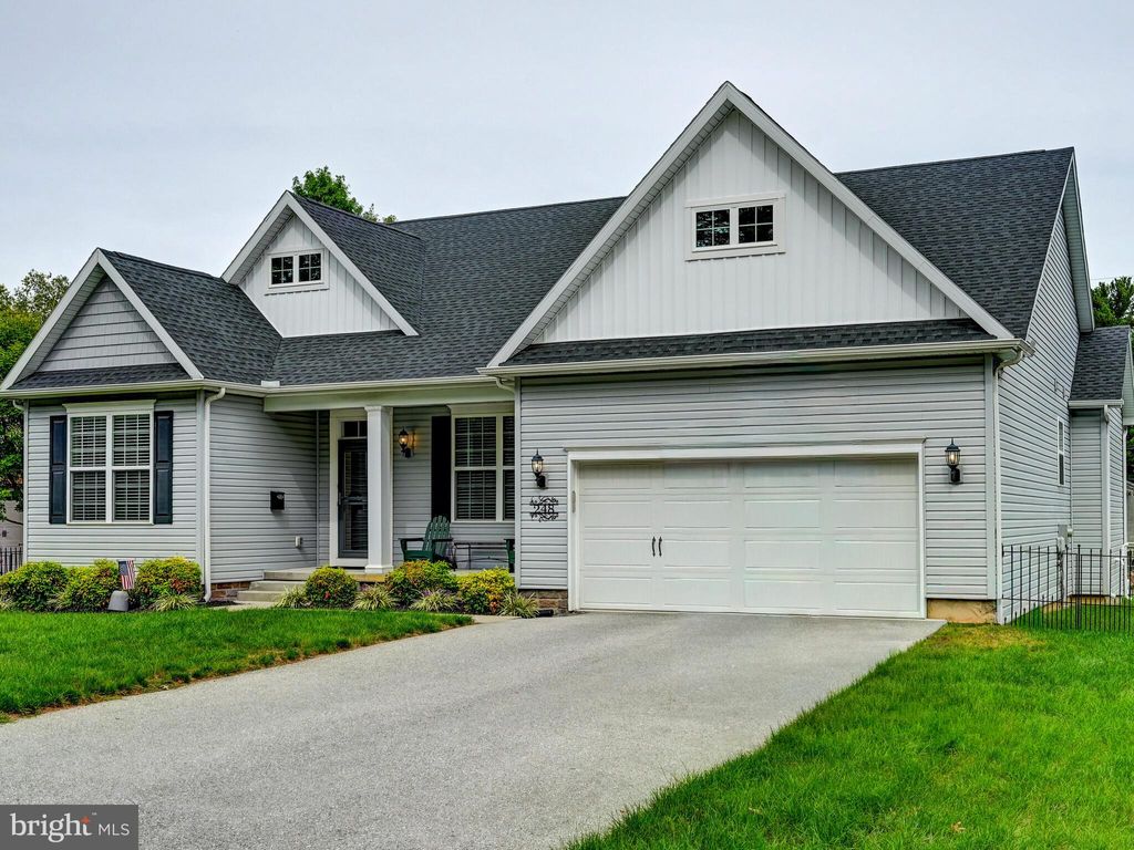 Photo of 248 Deguy Avenue, HANOVER, PA 17331 (MLS # PAYK2090138)