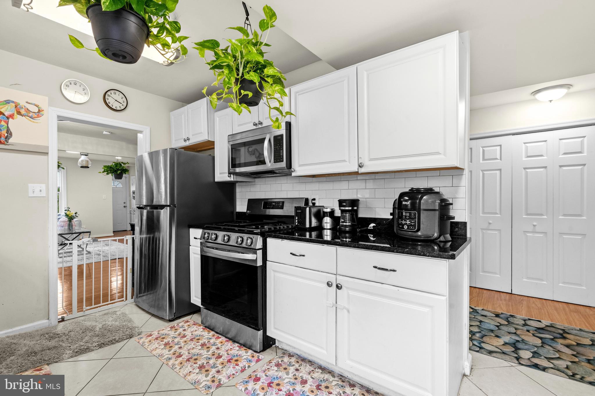 PHELPS ADDN TO FORESTVIL - Residential