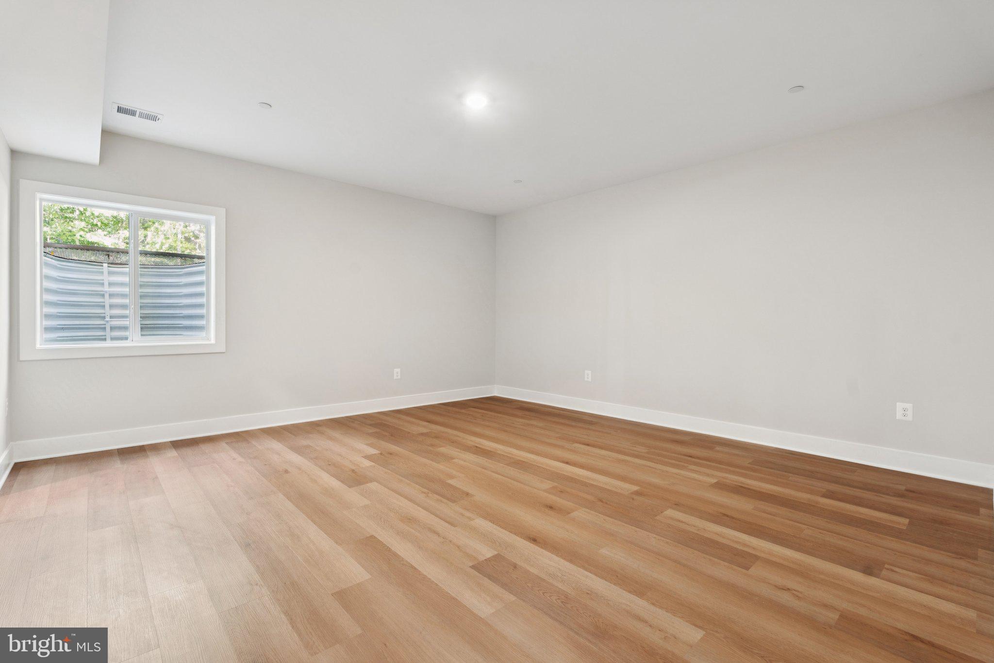 REGULARS - Residential