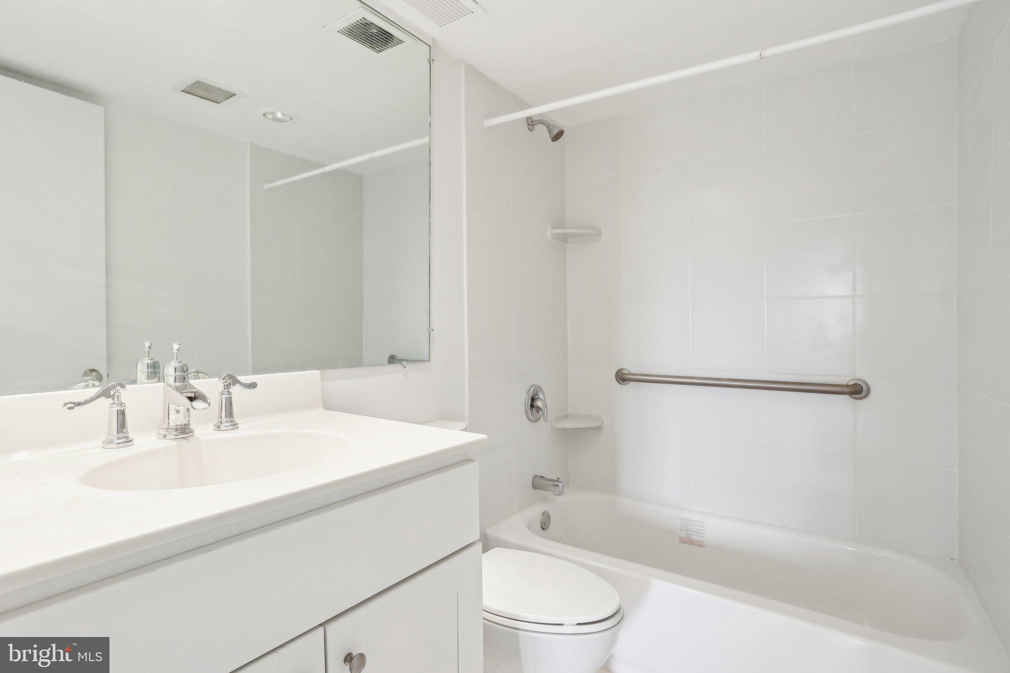 VALLEY FORGE TOWER - Residential