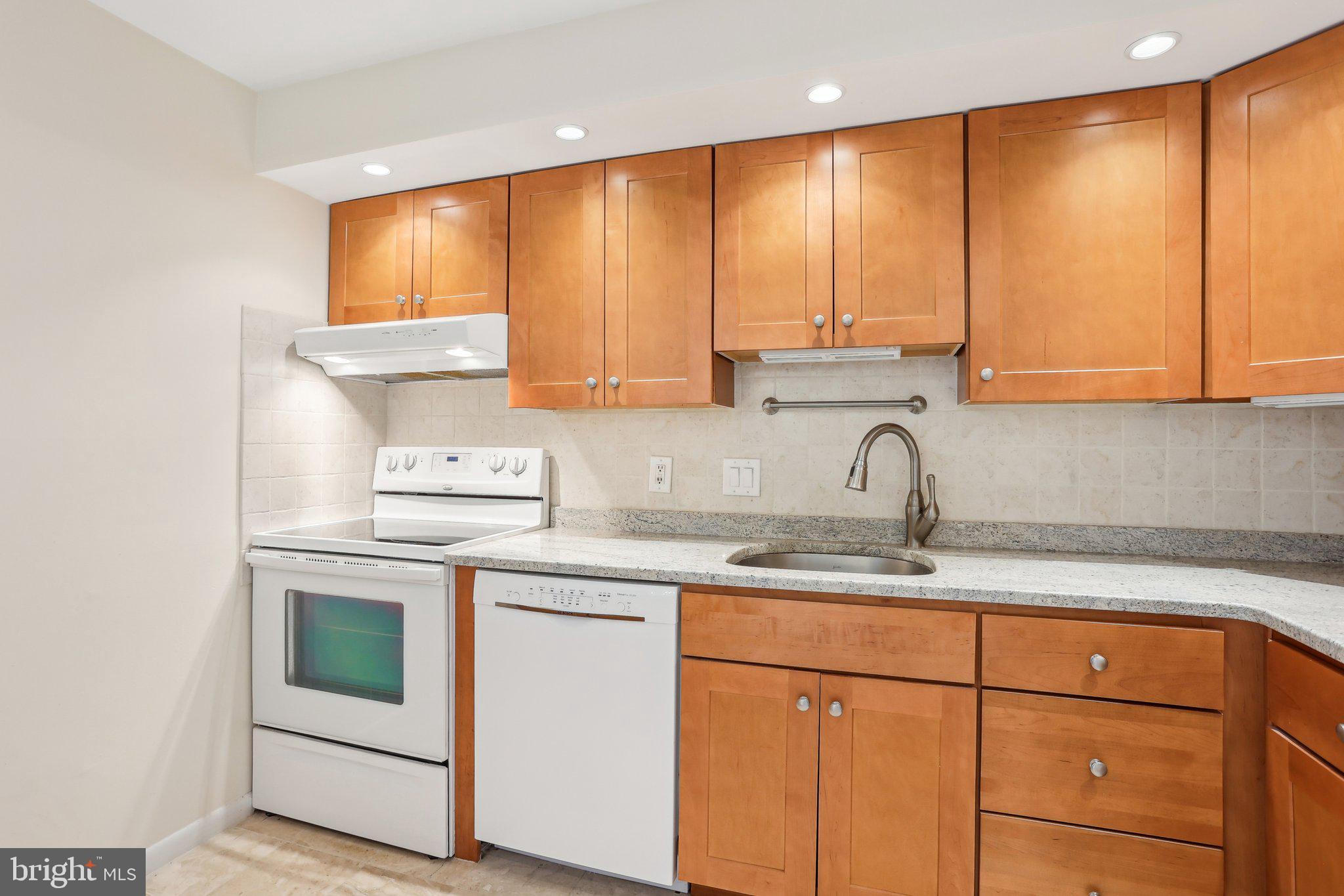 VALLEY FORGE TOWER - Residential