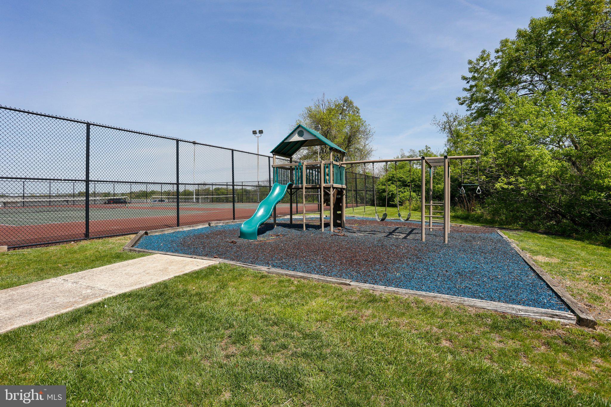 VALLEY FORGE TOWER - Residential