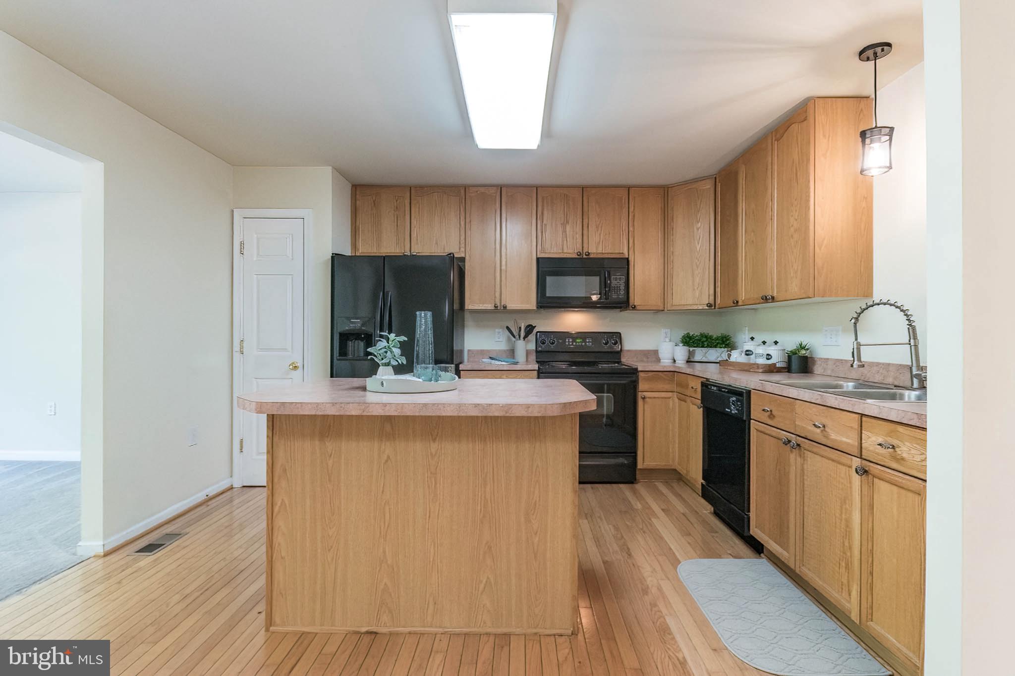 COUNTY GREEN - Residential