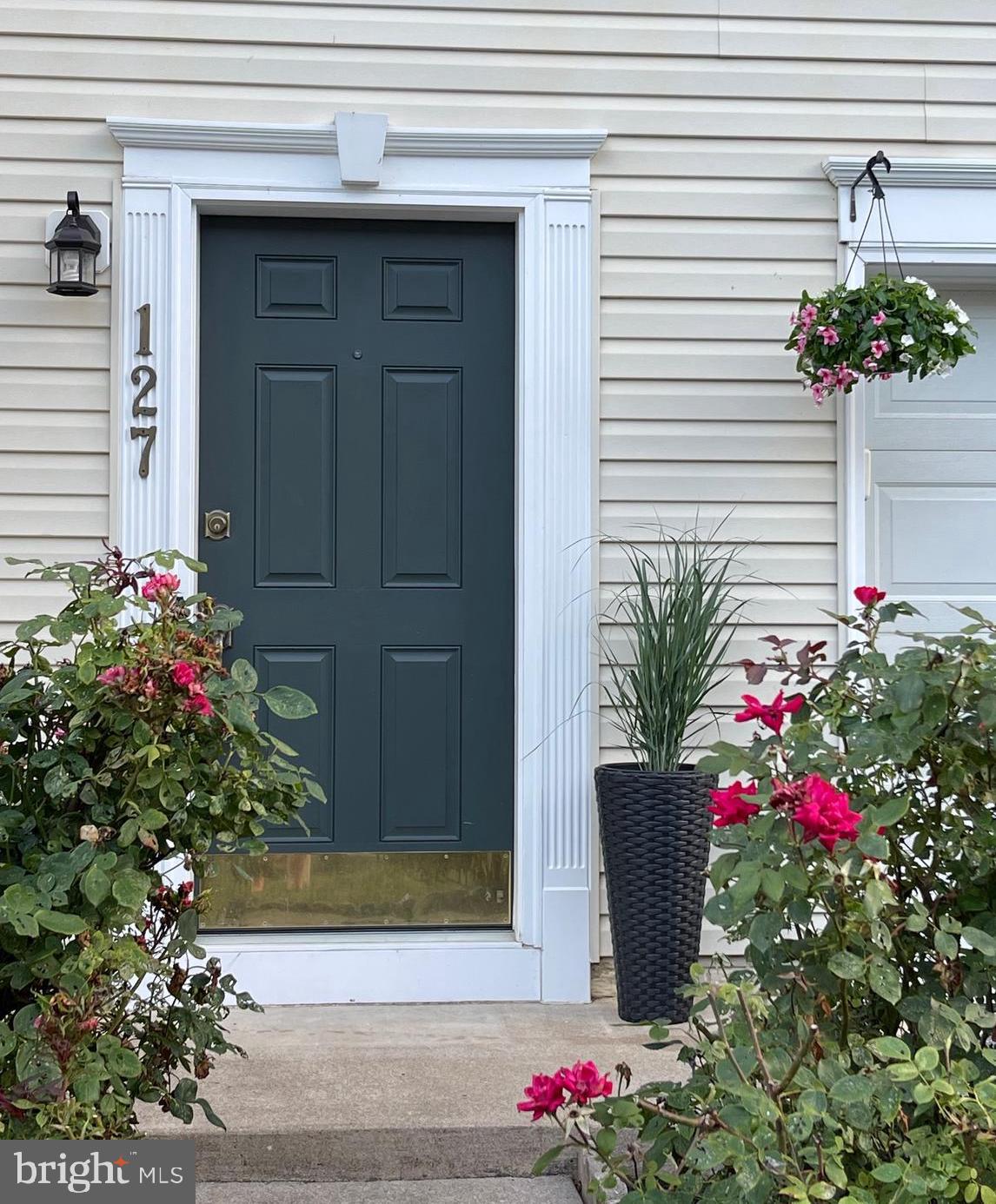 COUNTY GREEN - Residential