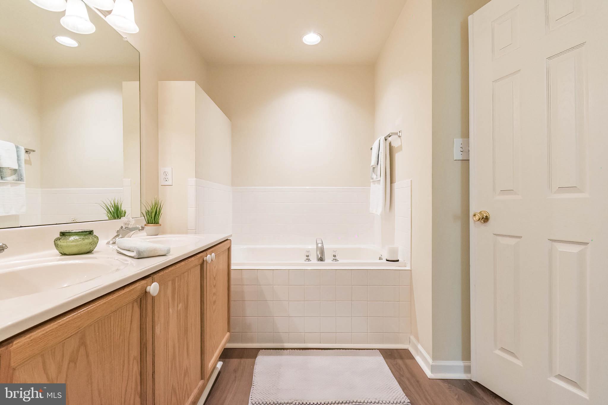 COUNTY GREEN - Residential