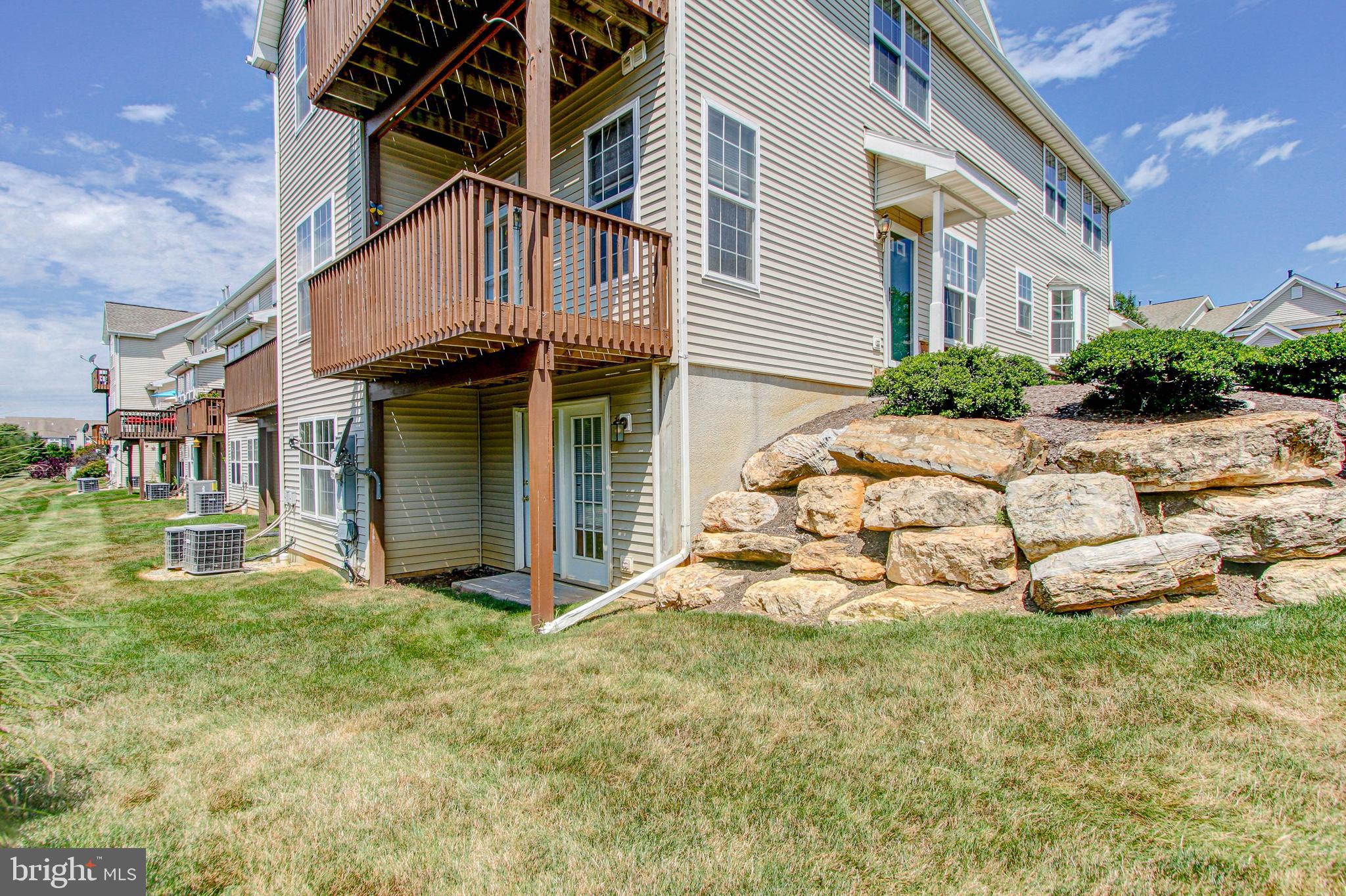 COUNTRY MEADOWS - Residential