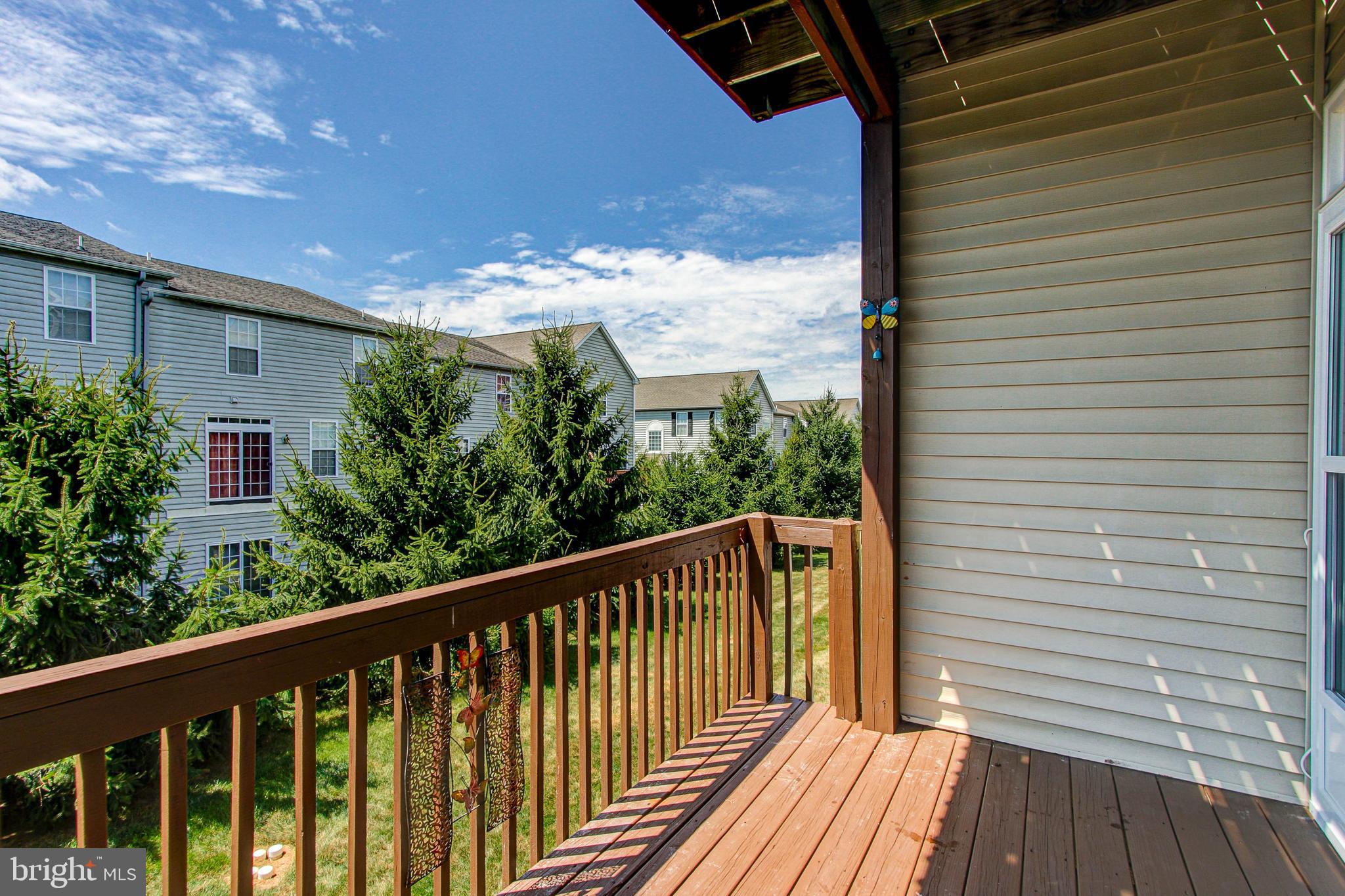 COUNTRY MEADOWS - Residential