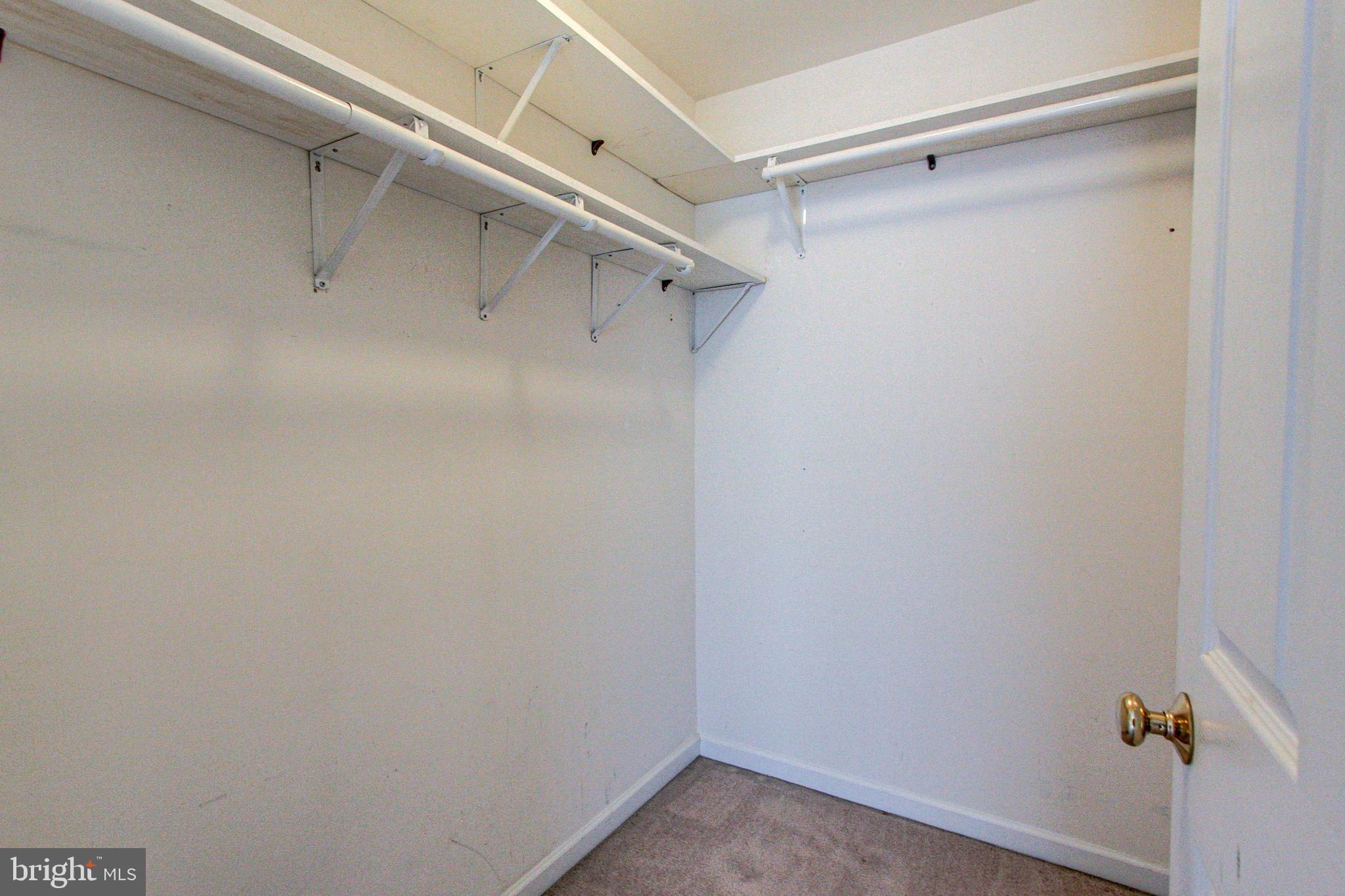 COUNTRY MEADOWS - Residential