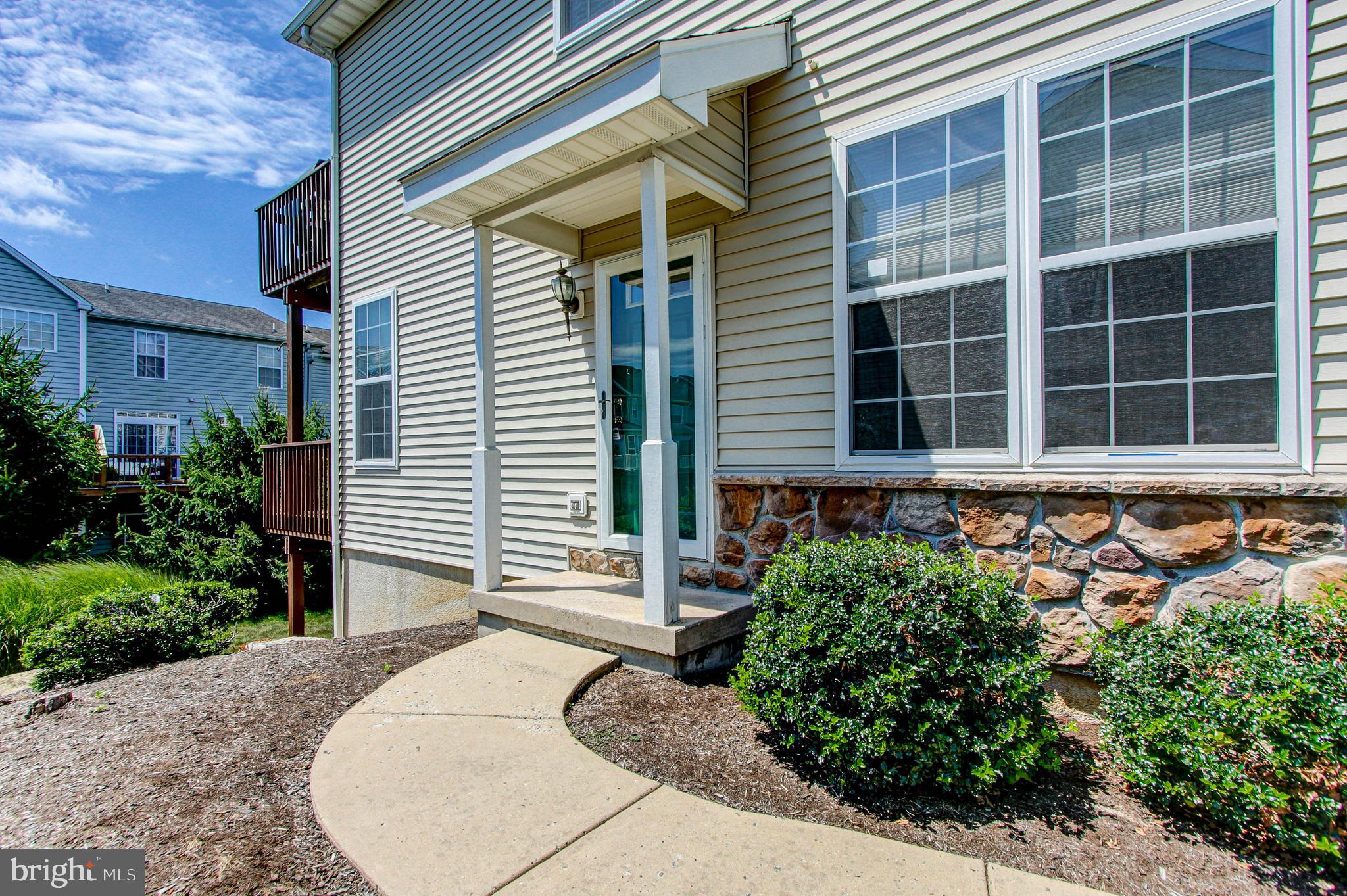 COUNTRY MEADOWS - Residential