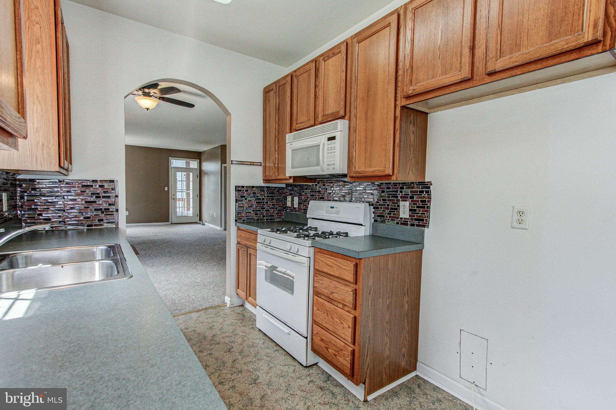 COUNTRY MEADOWS - Residential