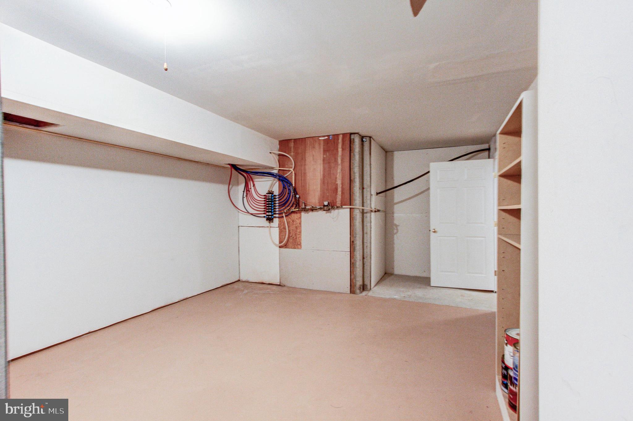 COUNTRY MEADOWS - Residential