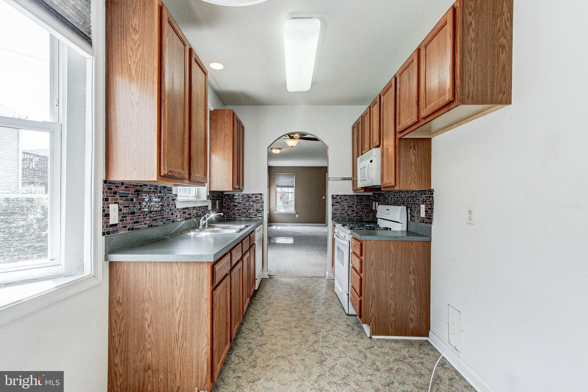 COUNTRY MEADOWS - Residential