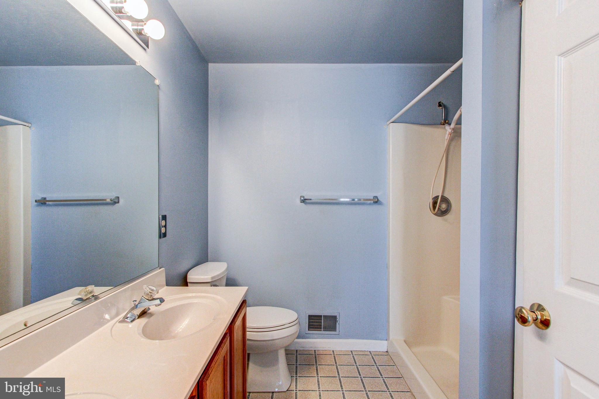 COUNTRY MEADOWS - Residential