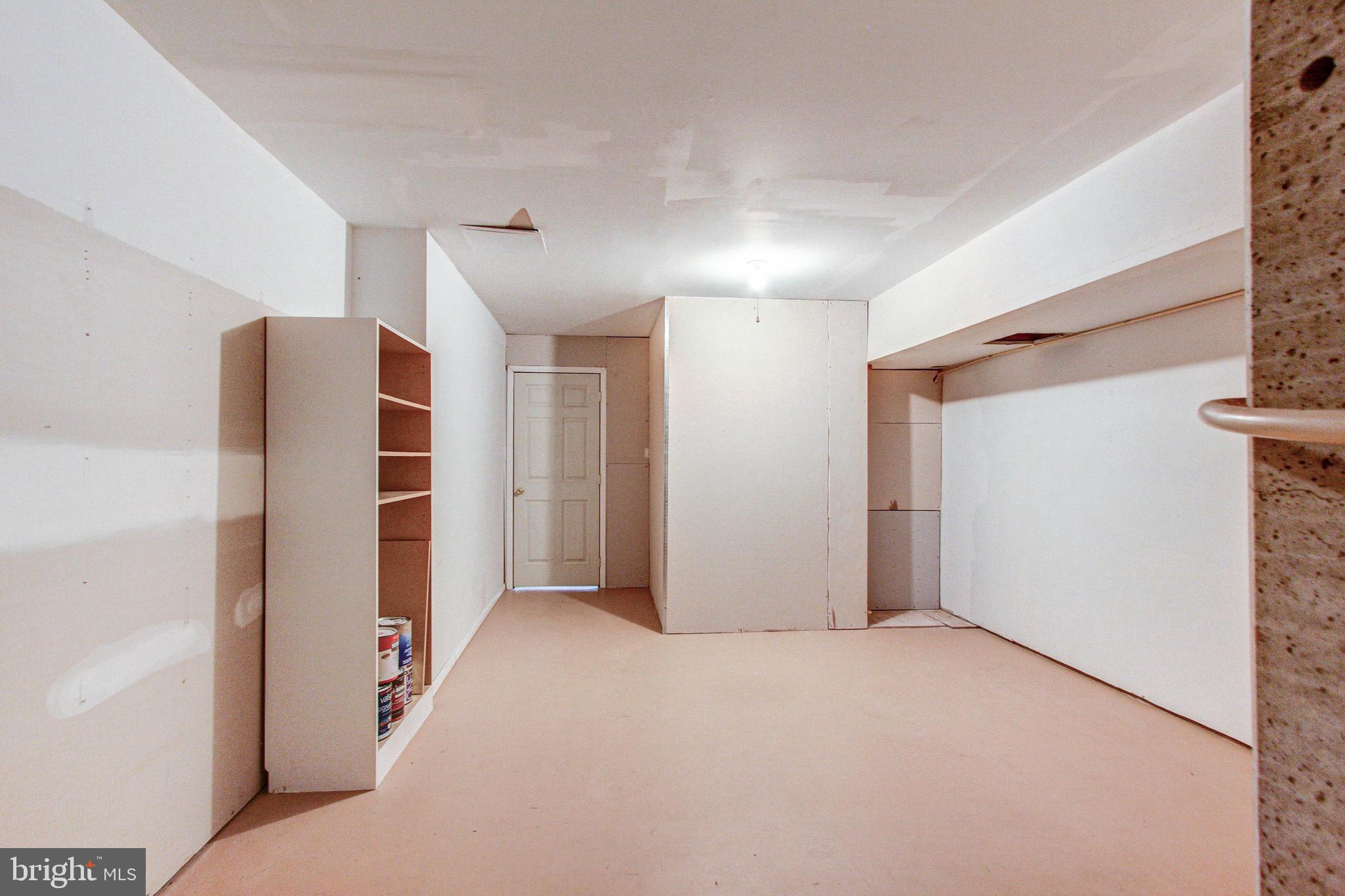 COUNTRY MEADOWS - Residential