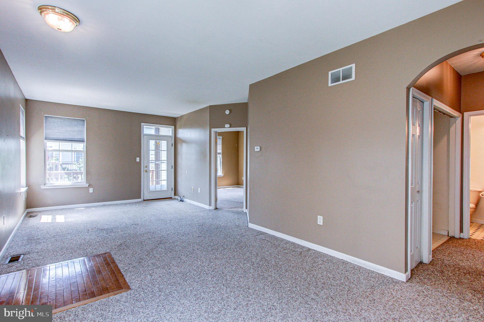 COUNTRY MEADOWS - Residential