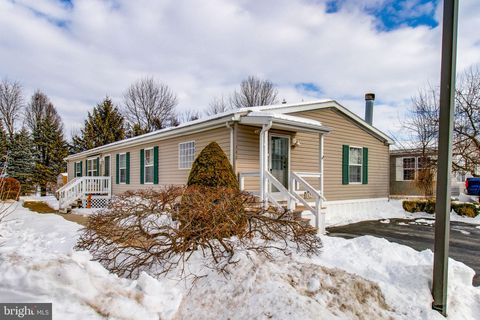 142 TULIP CIRCLE EPHRATA PA 17522