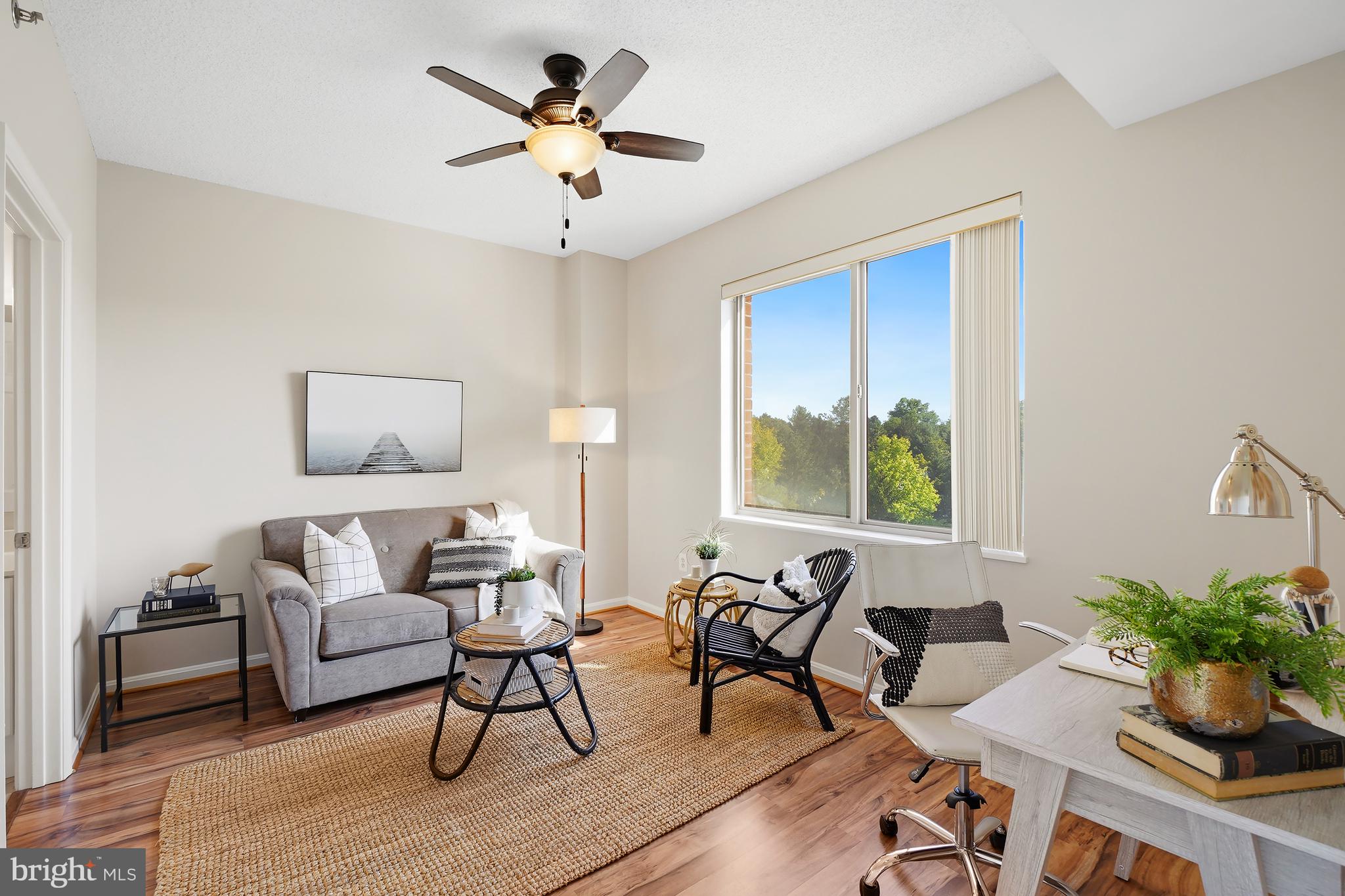LEISURE WORLD - Residential