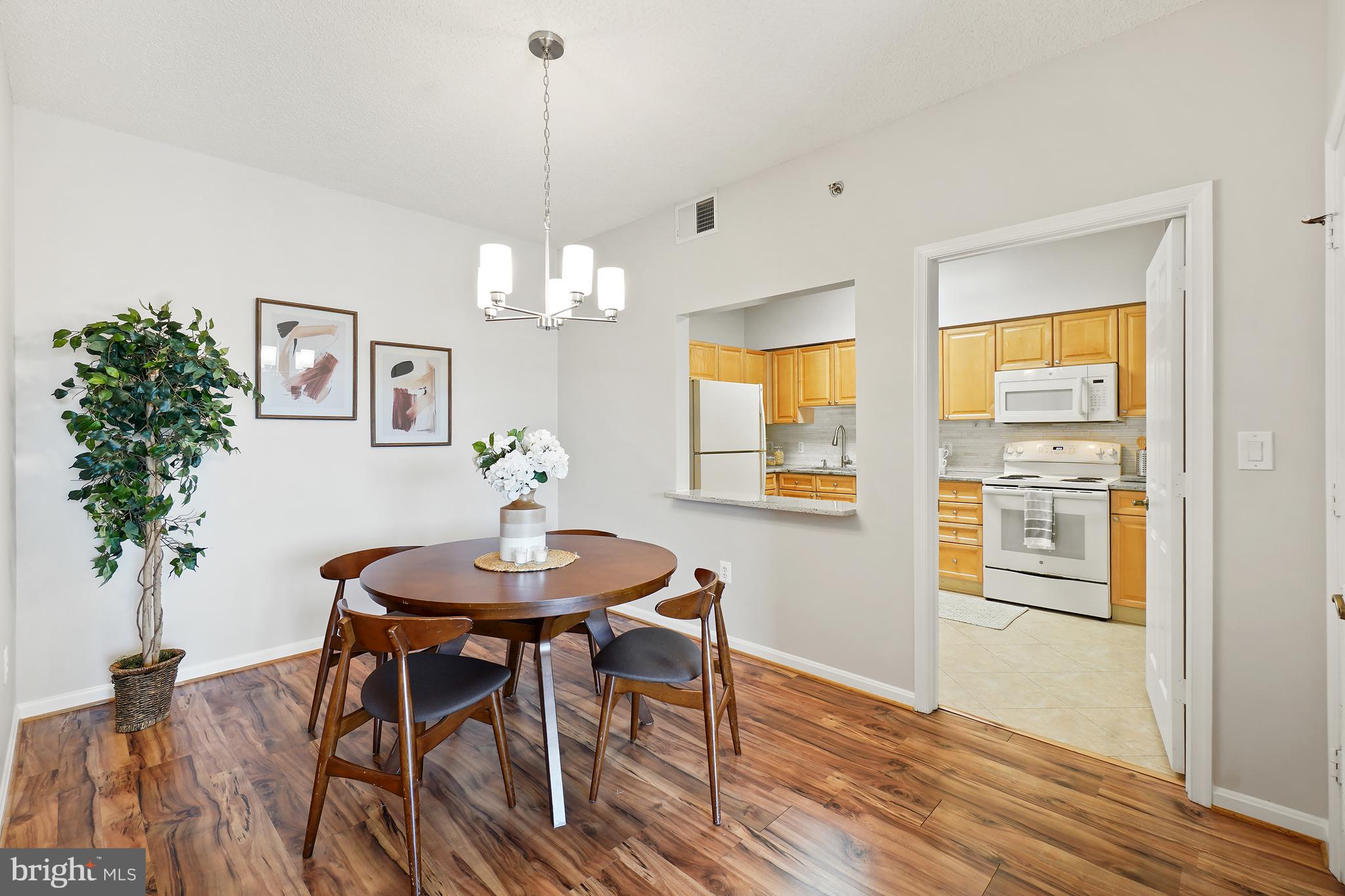 LEISURE WORLD - Residential
