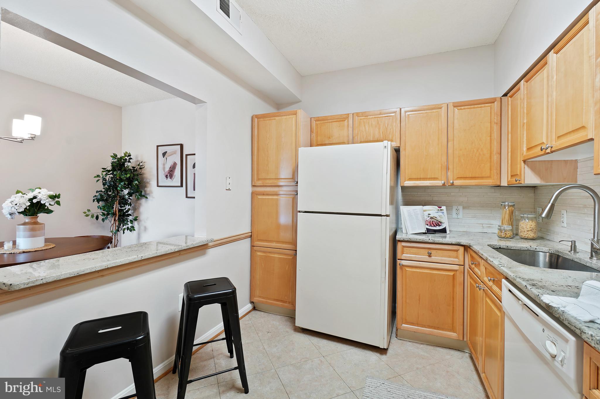 LEISURE WORLD - Residential