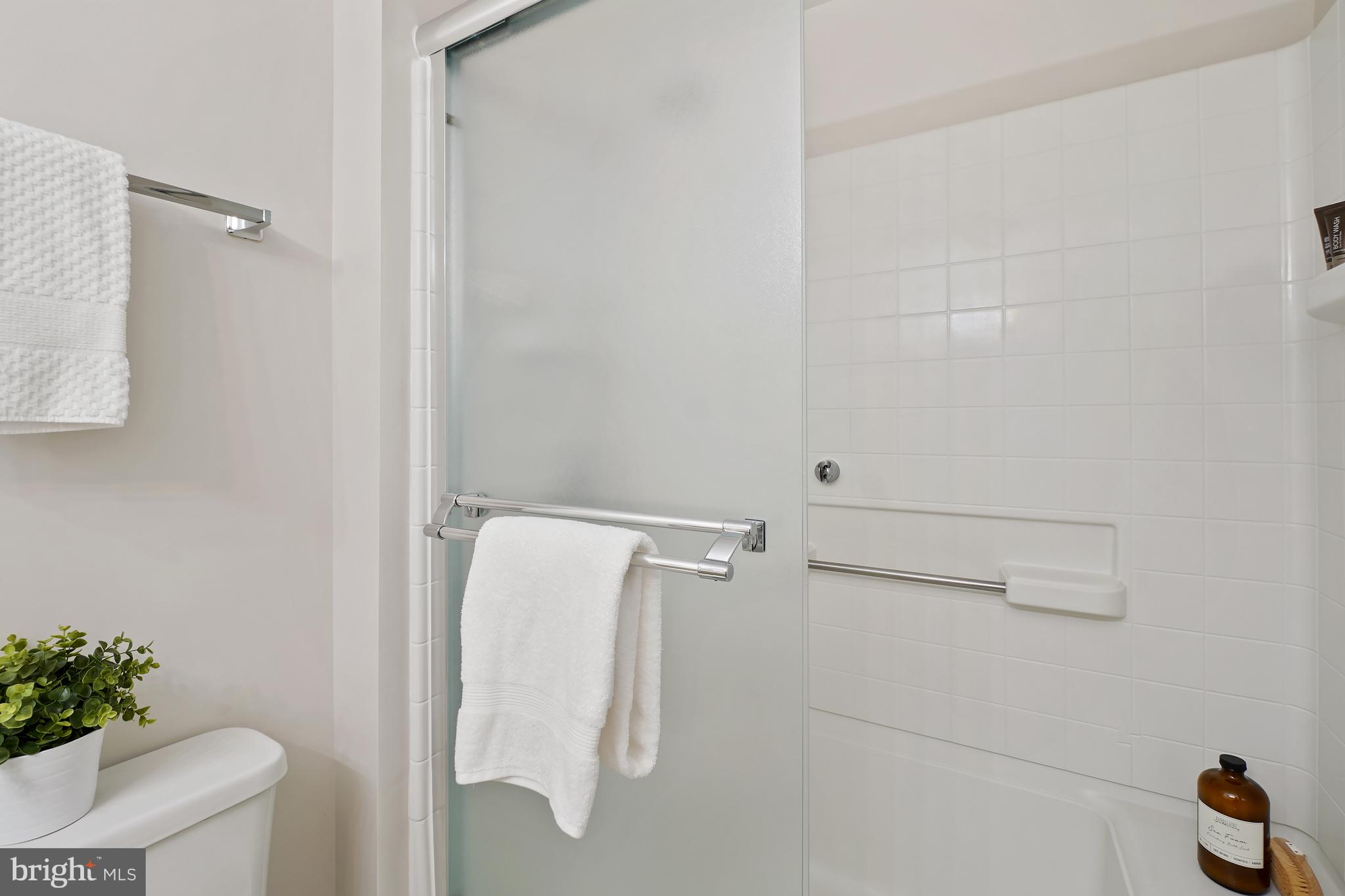 LEISURE WORLD - Residential