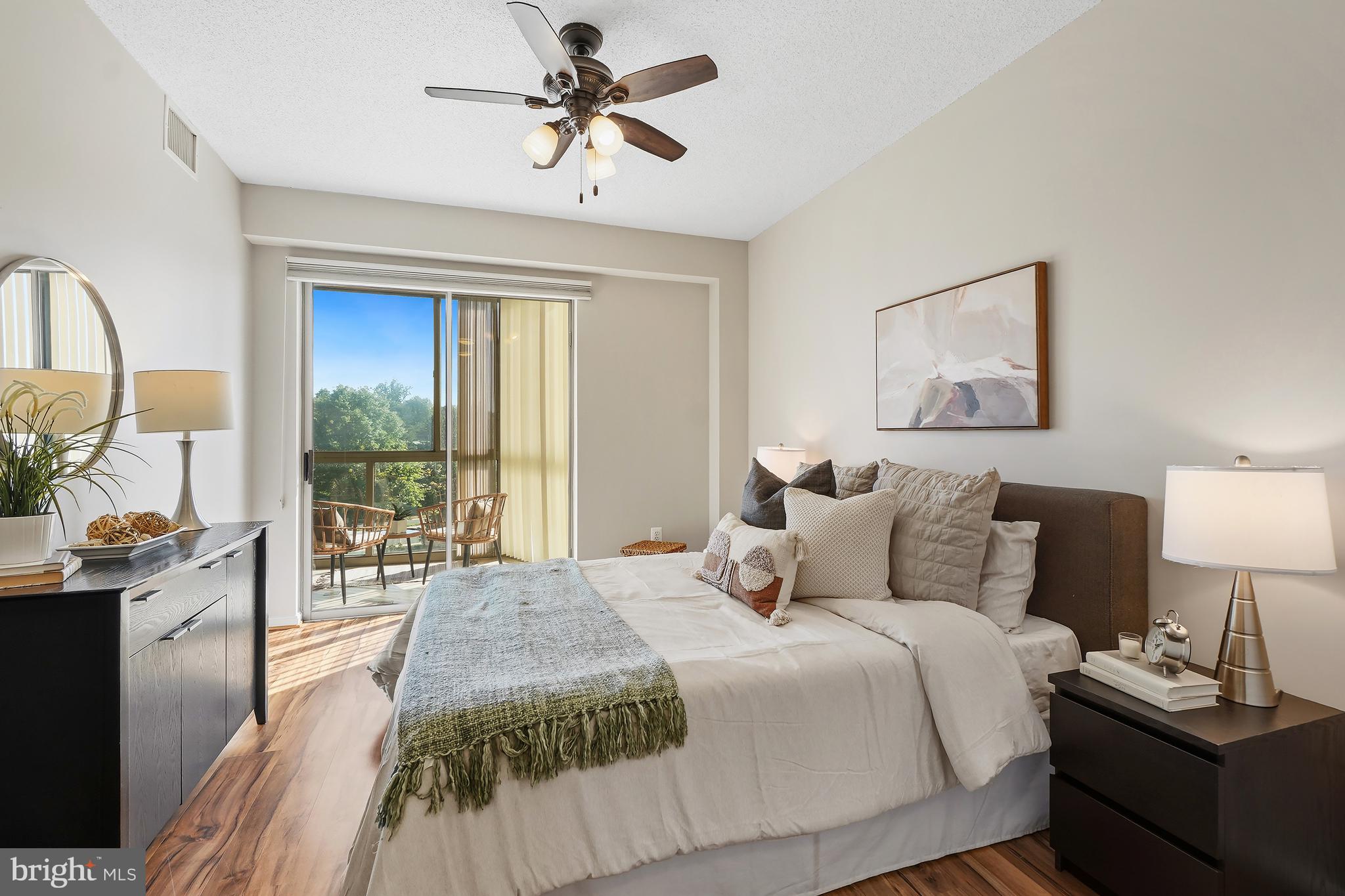 LEISURE WORLD - Residential