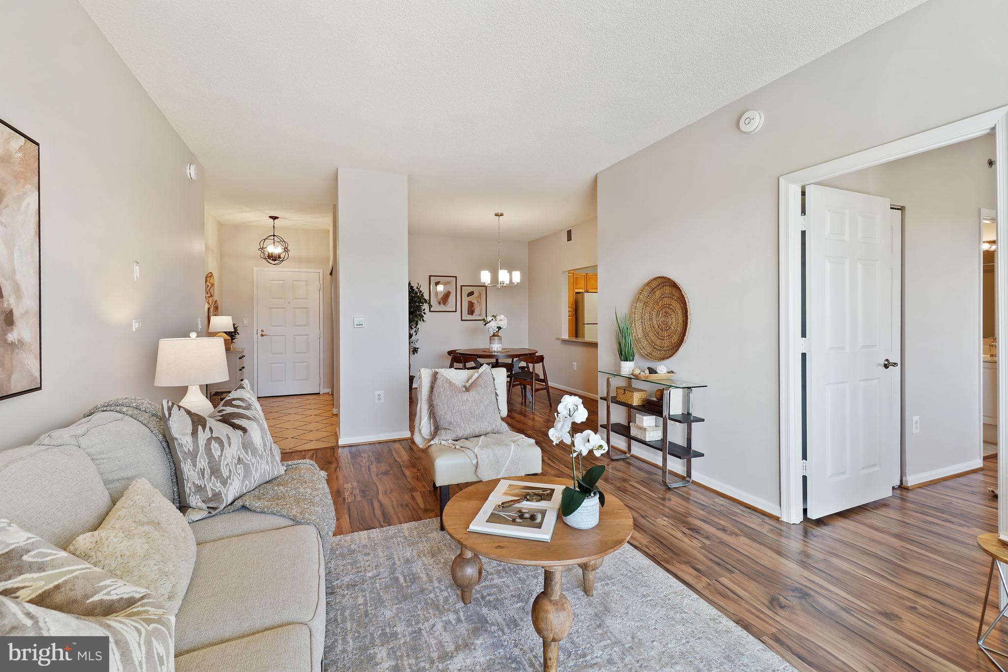 LEISURE WORLD - Residential
