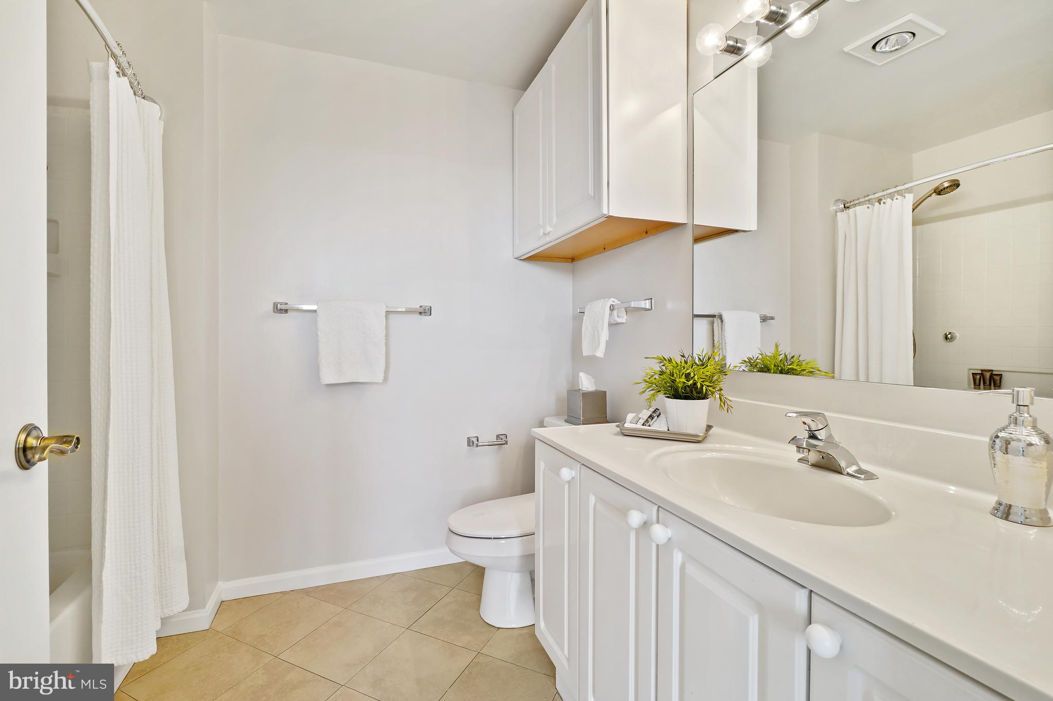 LEISURE WORLD - Residential