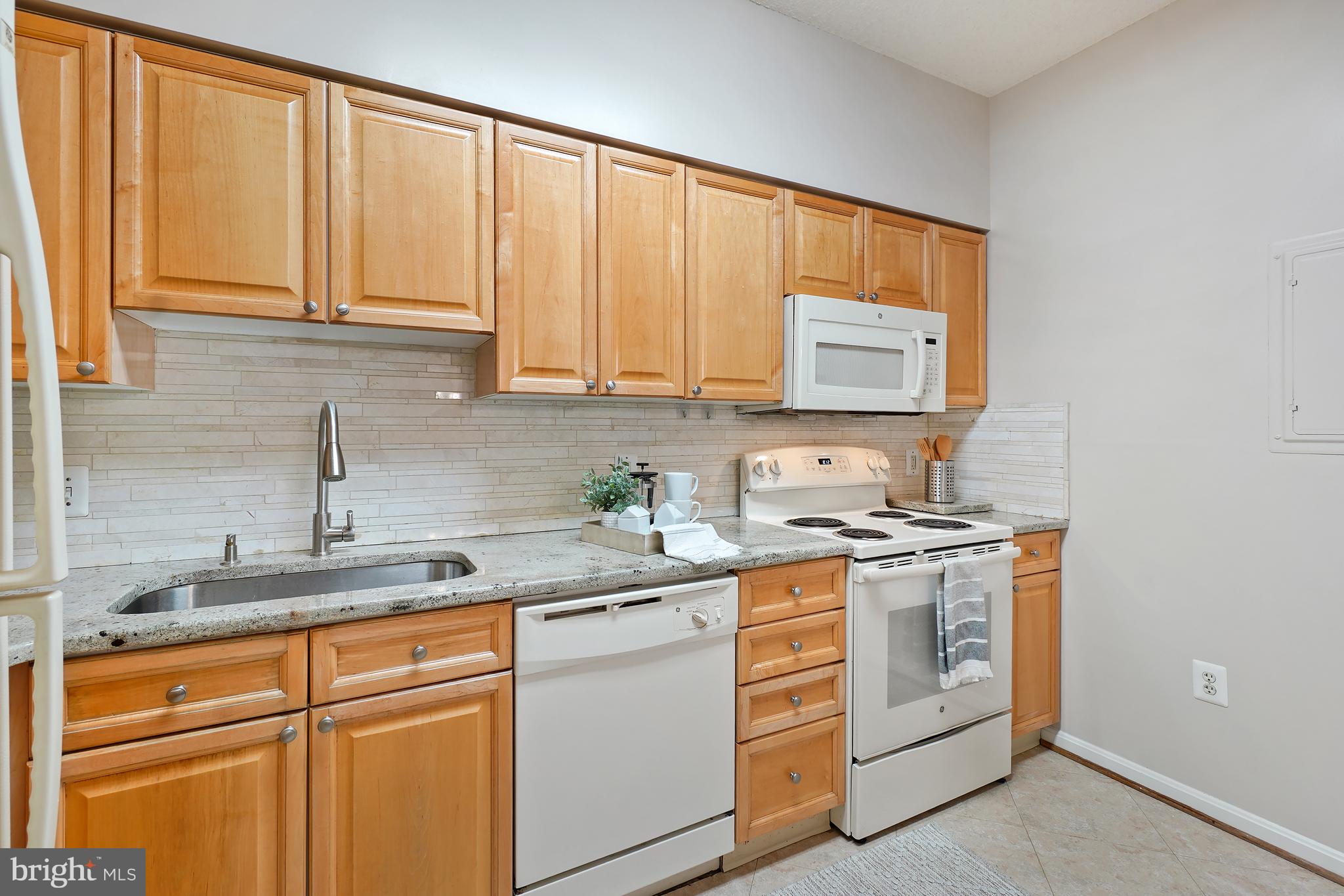 LEISURE WORLD - Residential