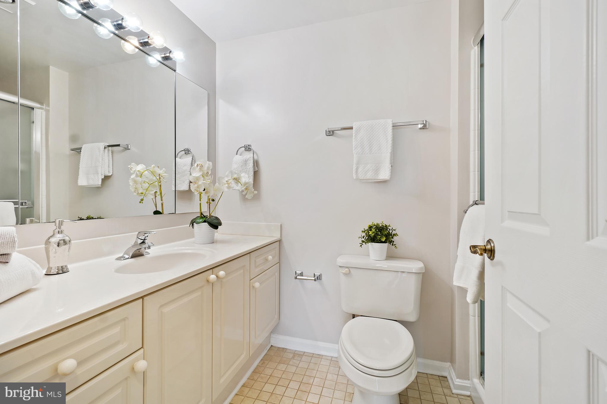 LEISURE WORLD - Residential