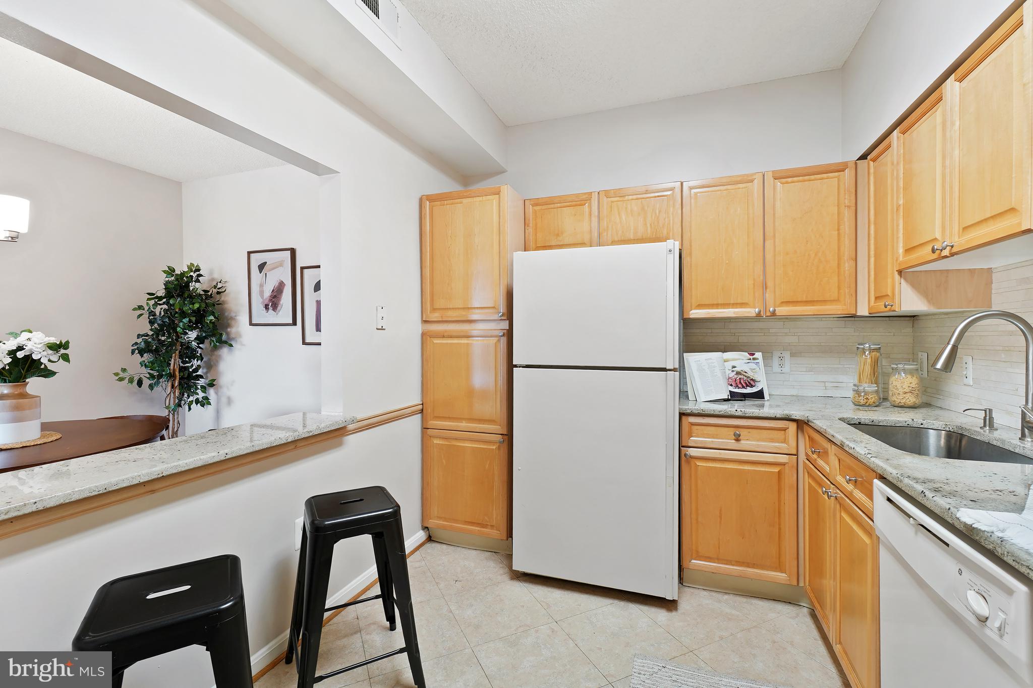 LEISURE WORLD - Residential