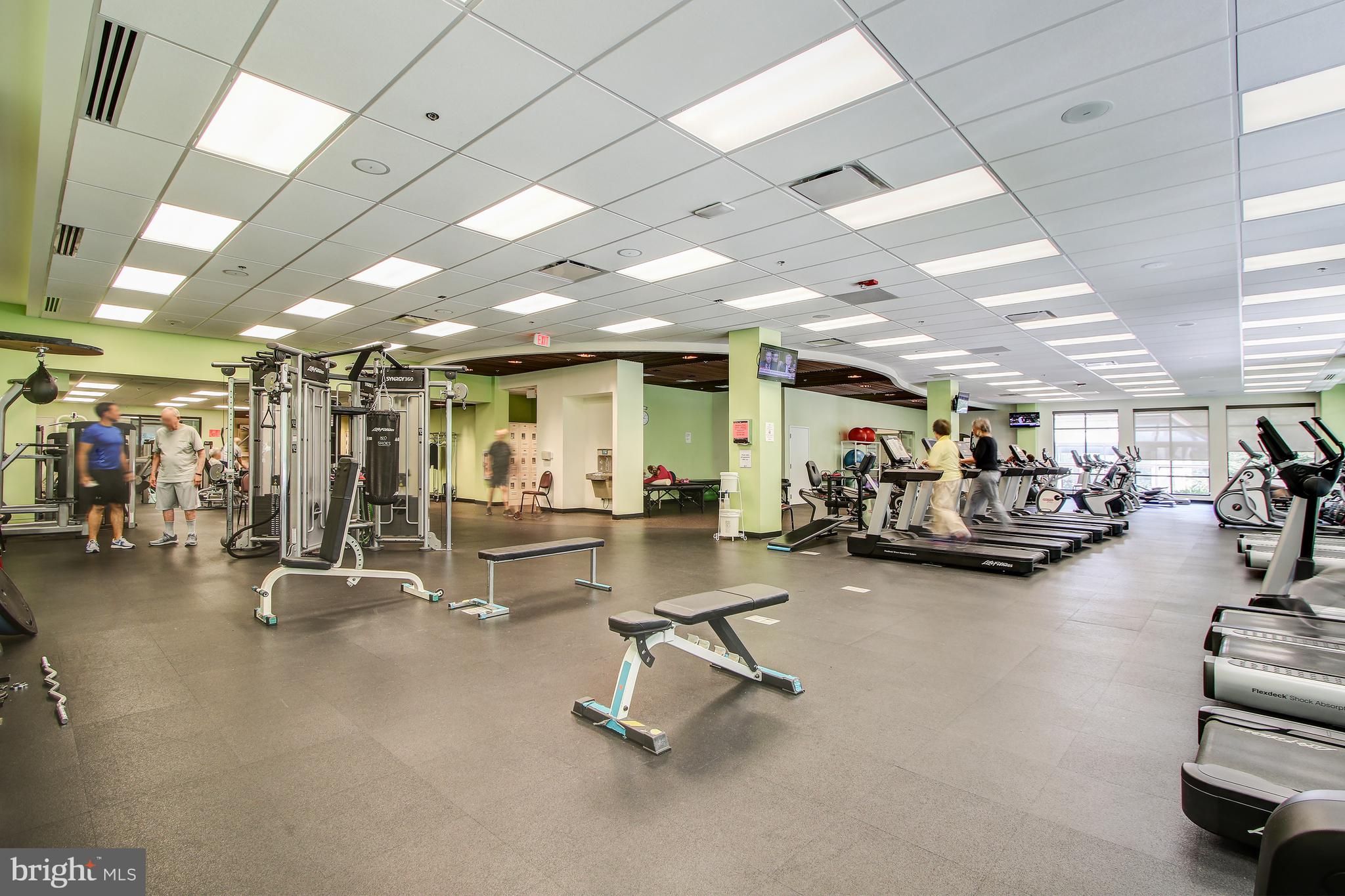 LEISURE WORLD - Residential