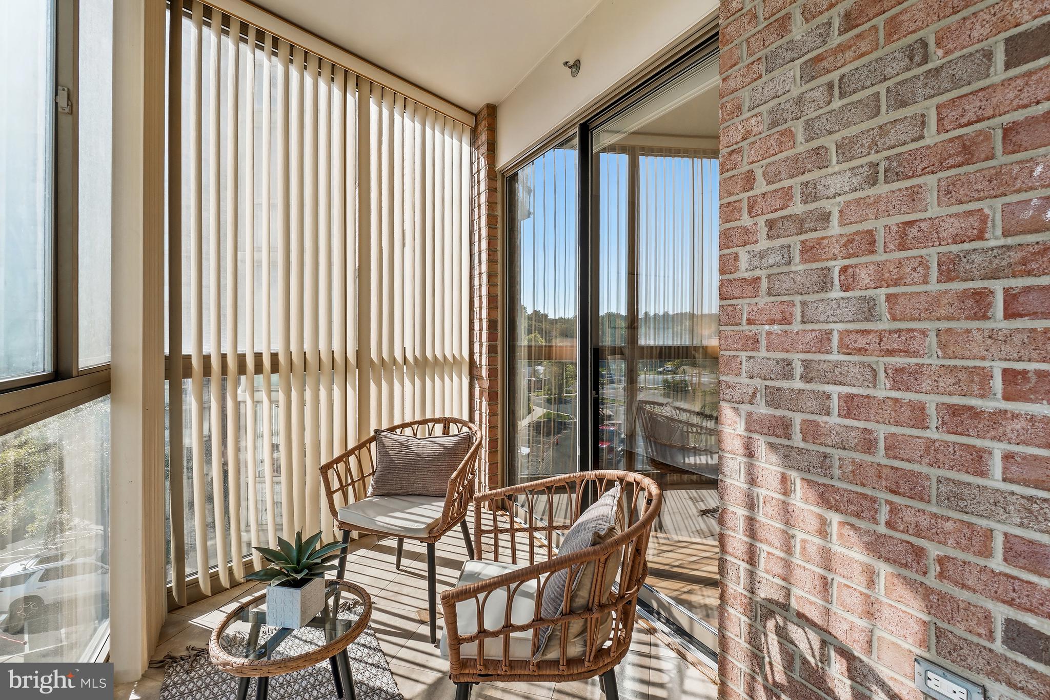 LEISURE WORLD - Residential