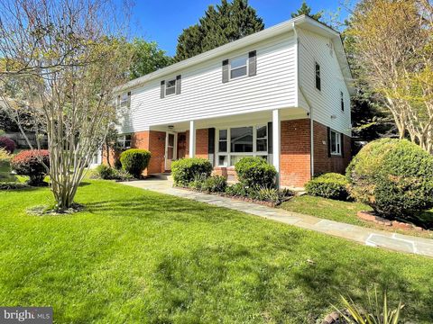 Photo of 10114 KENSINGTON PKWY, KENSINGTON, MD 20895 (MLS # MDMC2089990) Photo of 10114 KENSINGTON PKWY, KENSINGTON, MD 20895 (MLS # MDMC2089990)