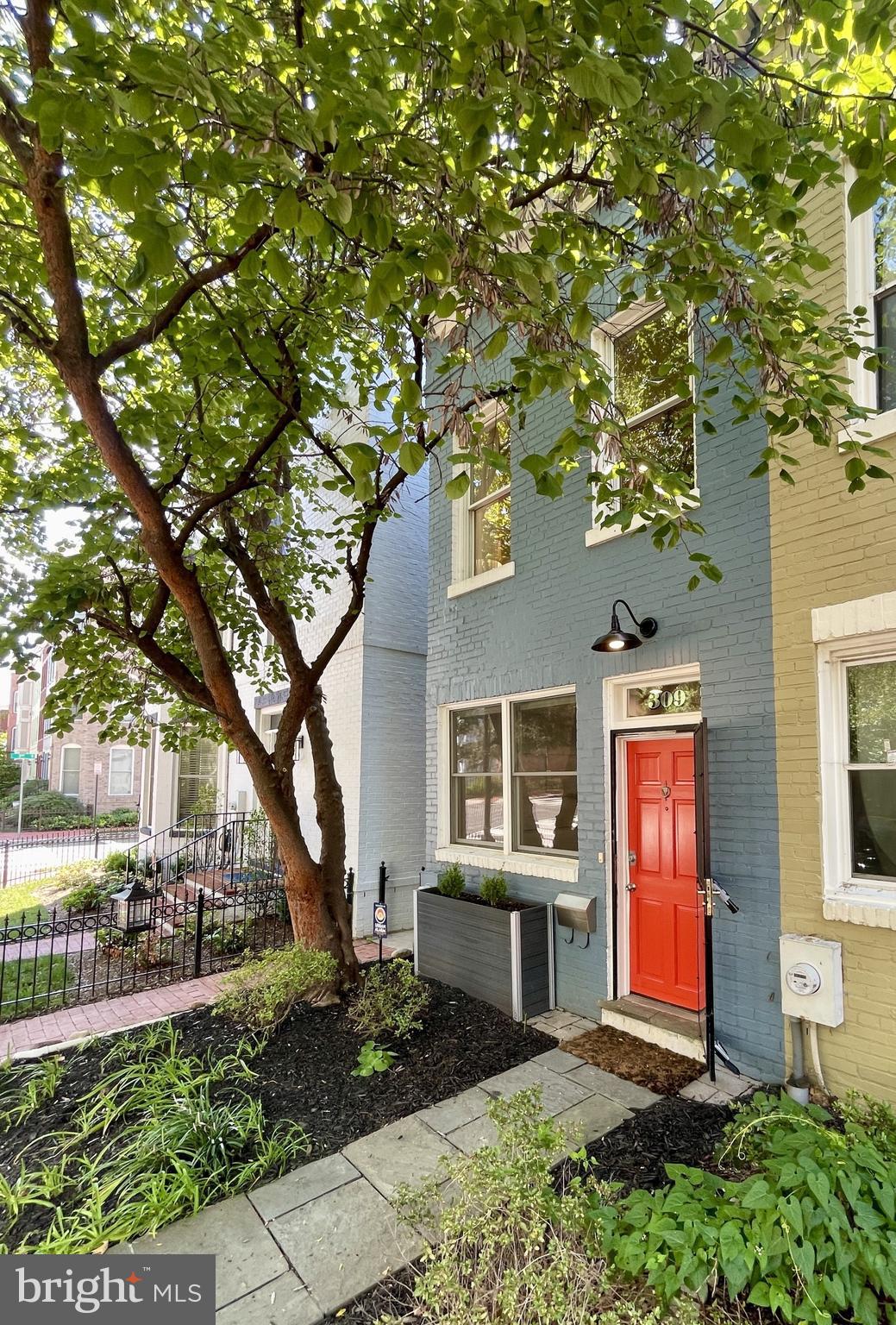 309 K STREET SE