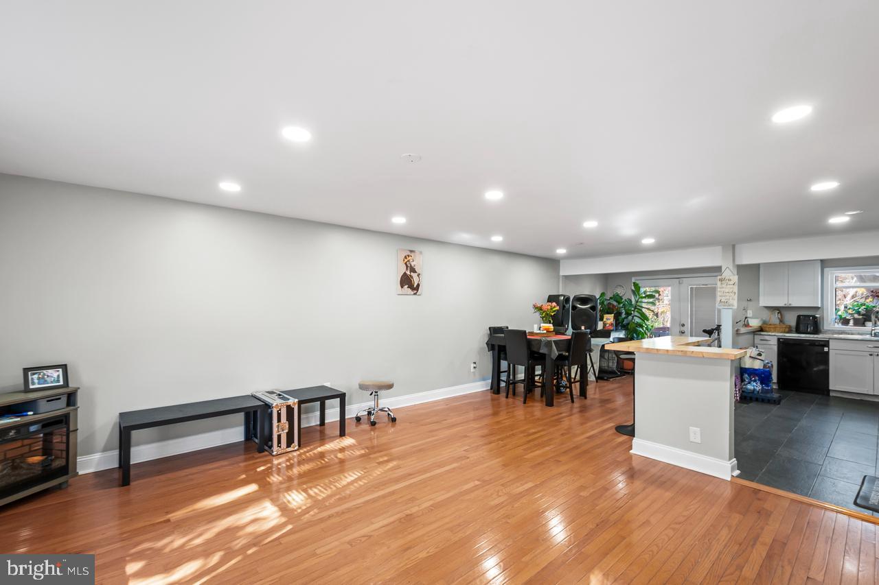 CONNEMARA HILLS - Residential